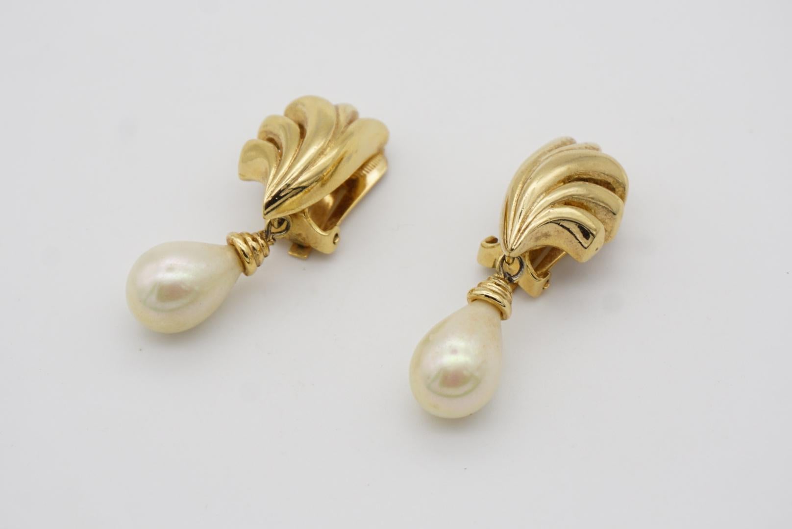 Christian Dior Vintage 1980s Water Tear Drop Pearl Fan Shell Gold Clip Earrings For Sale 5