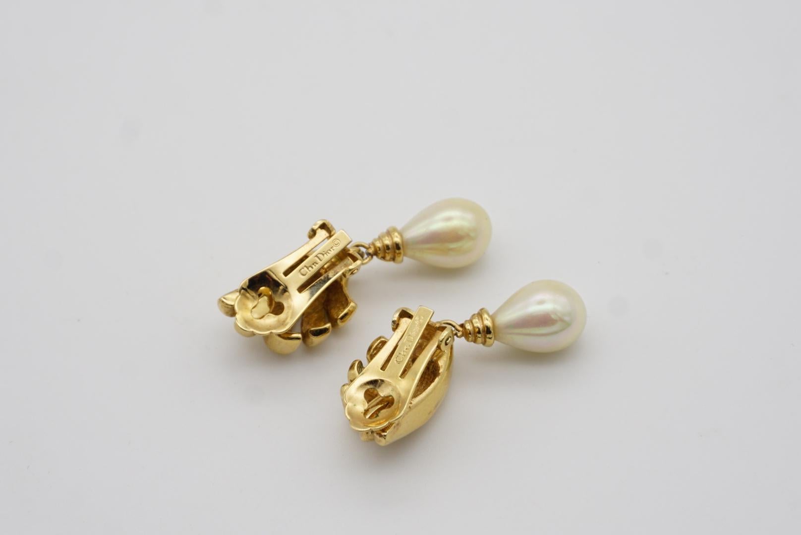 Christian Dior Vintage 1980s Water Tear Drop Pearl Fan Shell Gold Clip Earrings For Sale 6