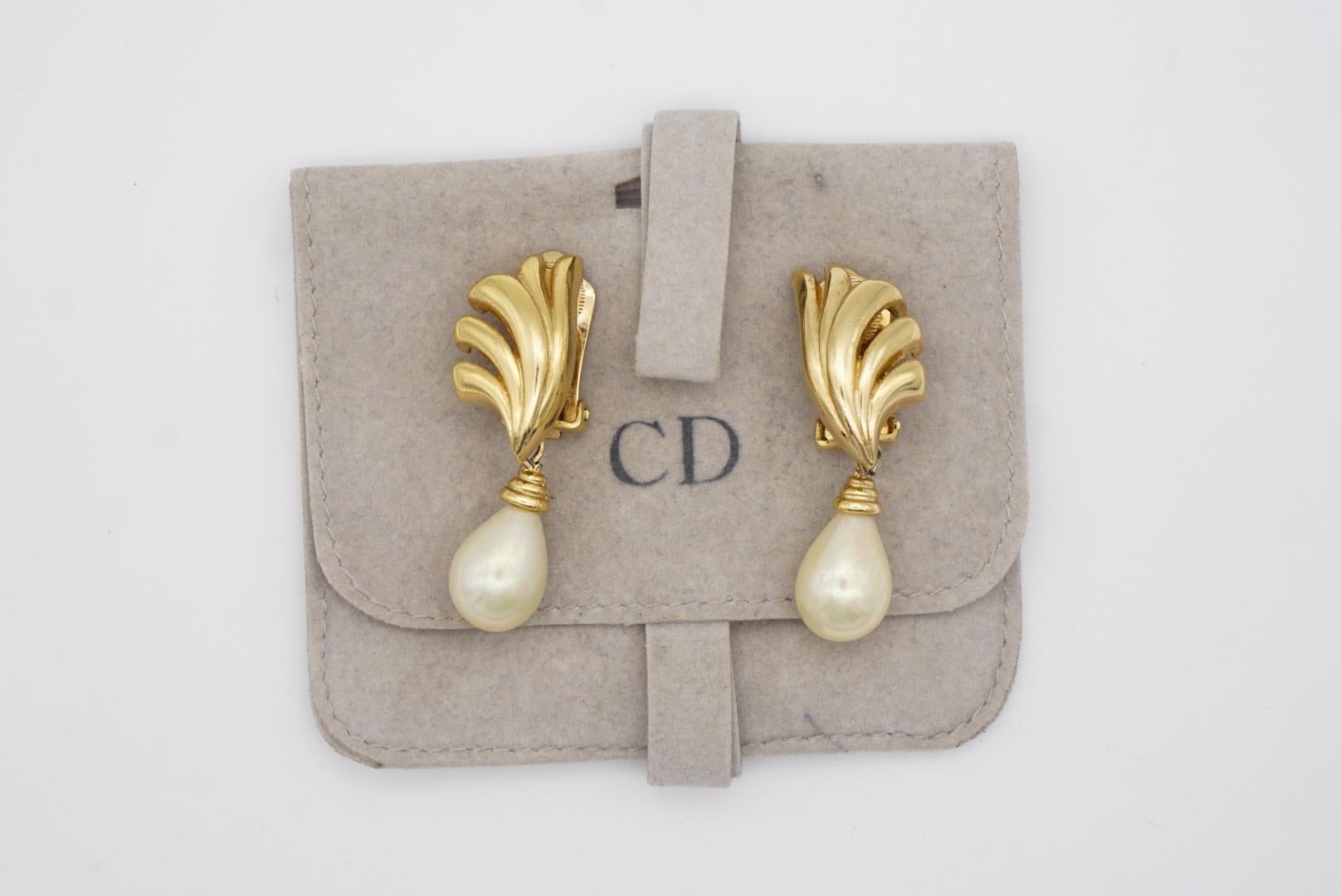 Christian Dior Vintage 1980s Water Tear Drop Pearl Fan Shell Gold Clip Earrings For Sale 1