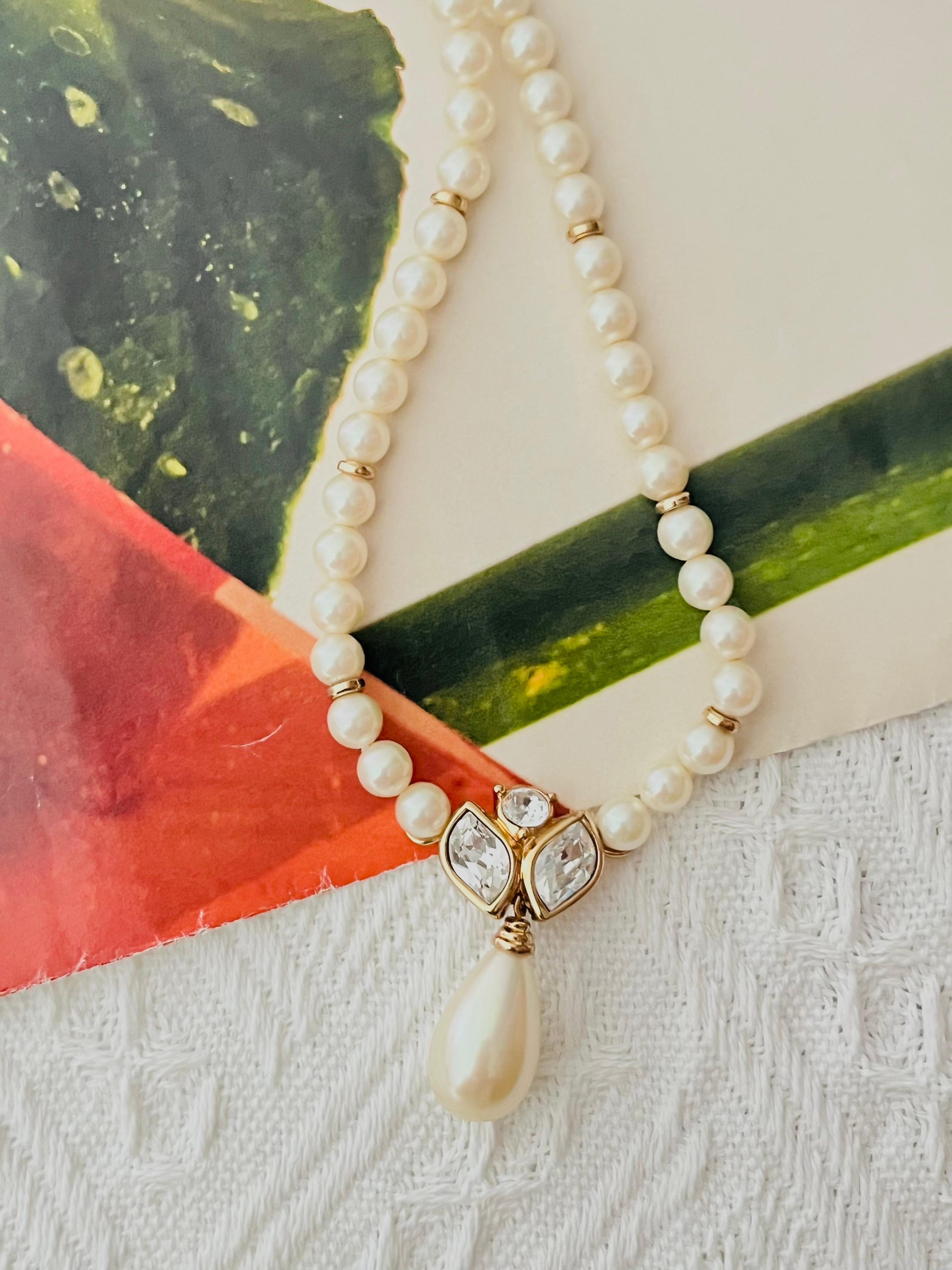 Christian Dior Vintage anni '80 Collana di perle bianche con cristalli a goccia d'acqua in vendita 1