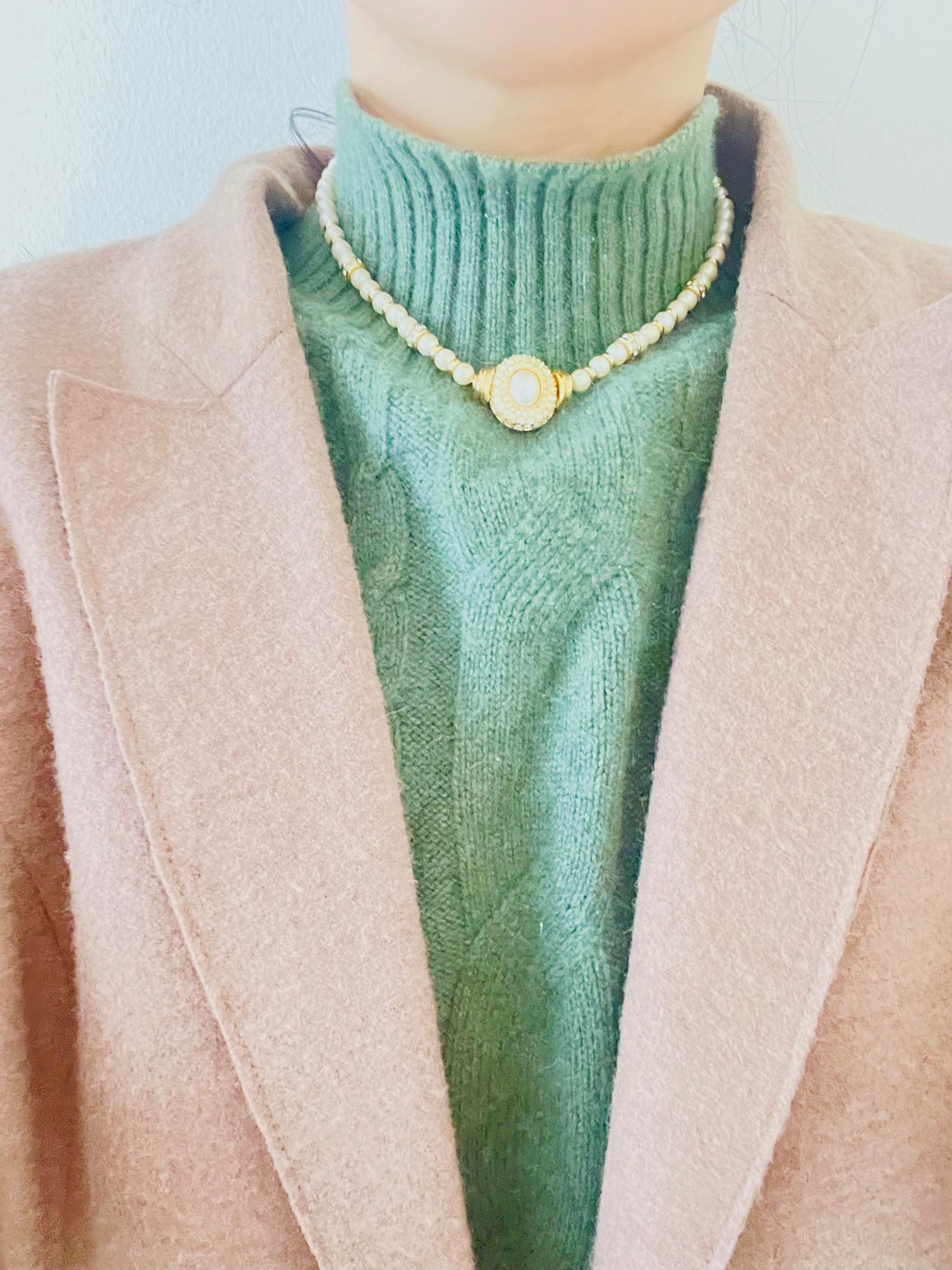 Christian Dior, collier vintage des années 1980, perles blanches, perles rondes ovales et cristaux en vente 1