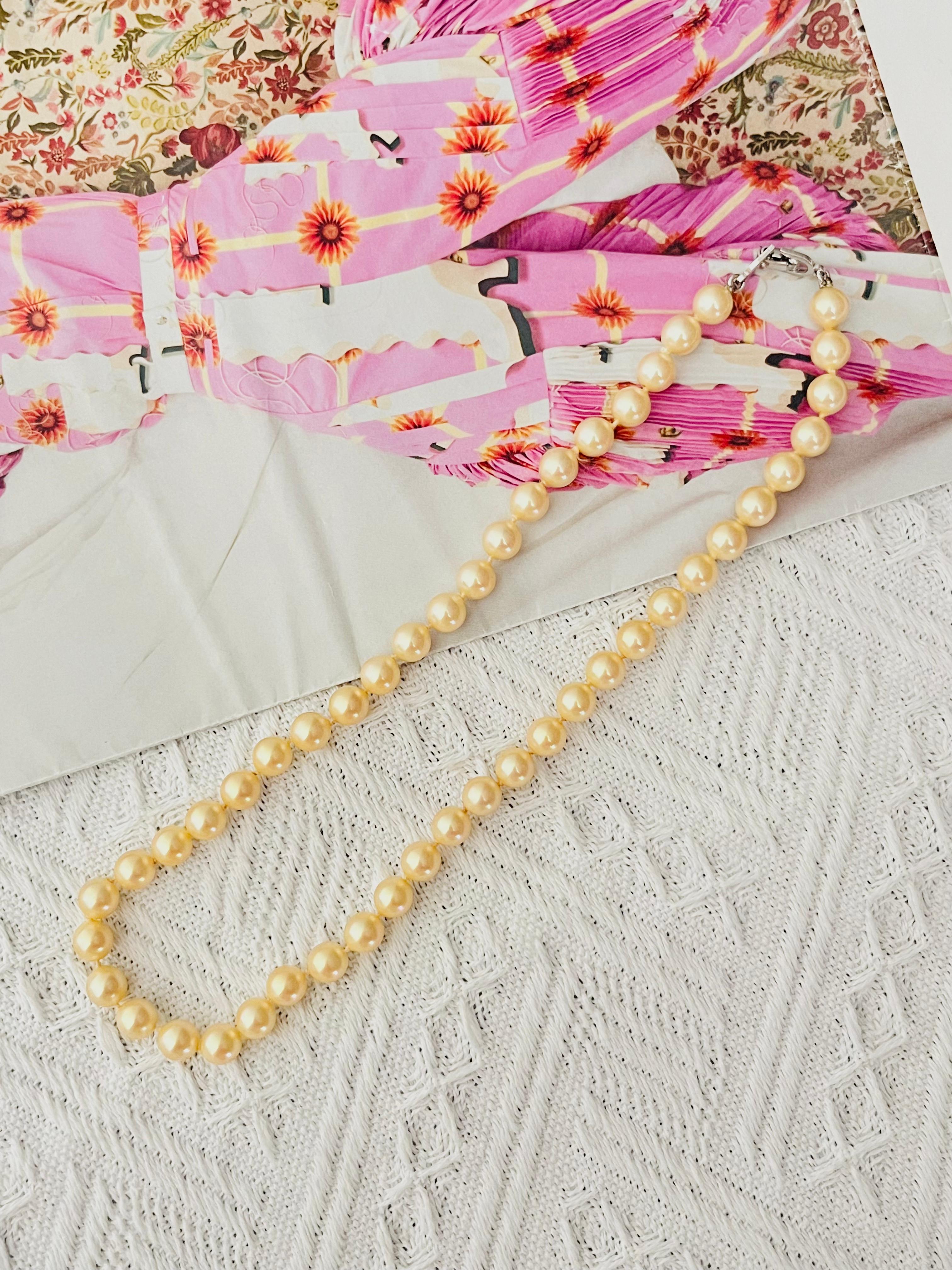 Art Deco Christian Dior Vintage 1980s White Circle Round Beads Pearls Elegant Necklace For Sale