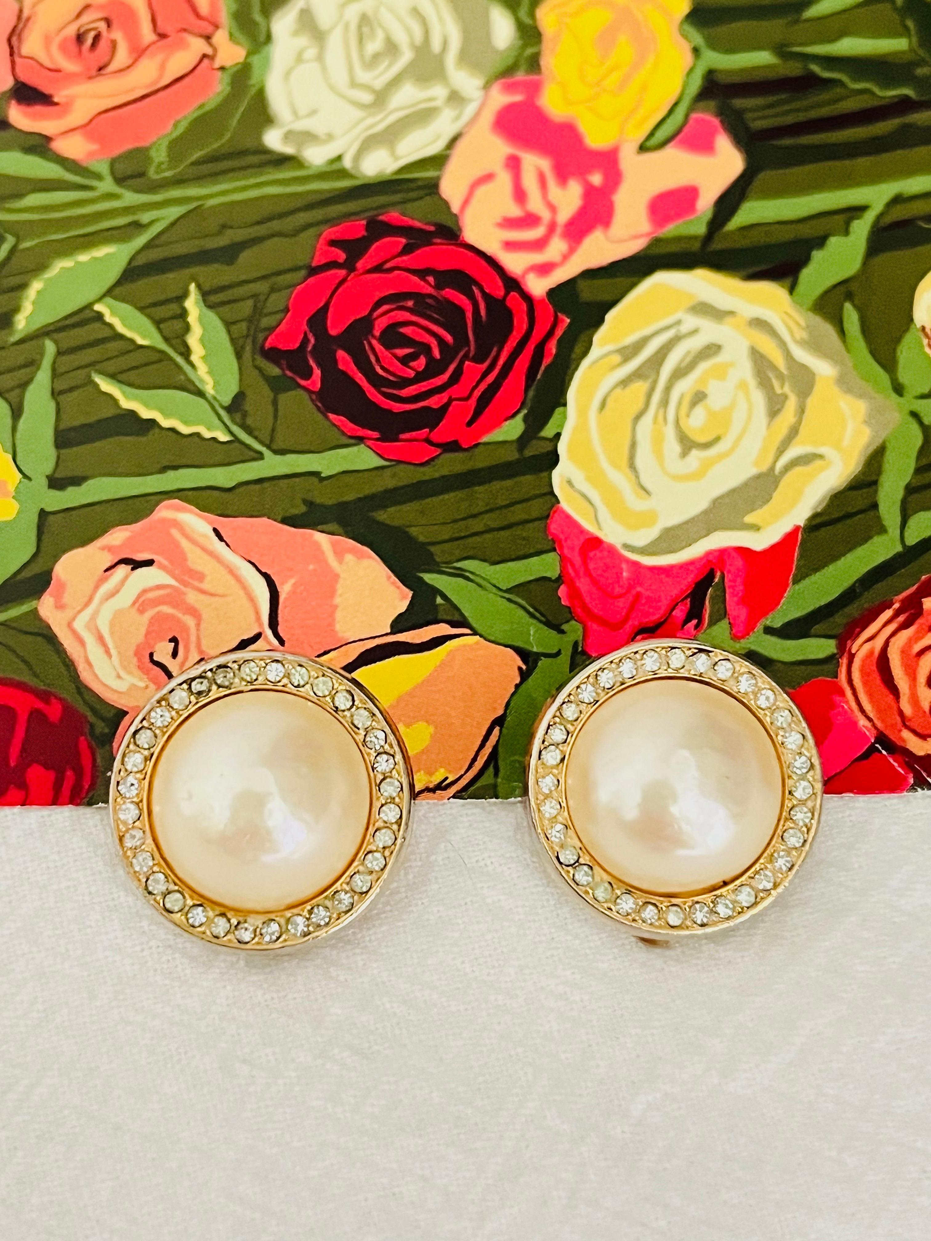 Christian Dior Vintage 1980s White Circle Shining Pearl Crystals Clip Earrings In Good Condition In Wokingham, England