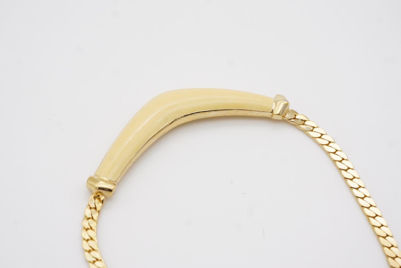 Christian Dior, collier pendentif vintage long en émail triangulaire blanc crème des années 1980 en vente 4