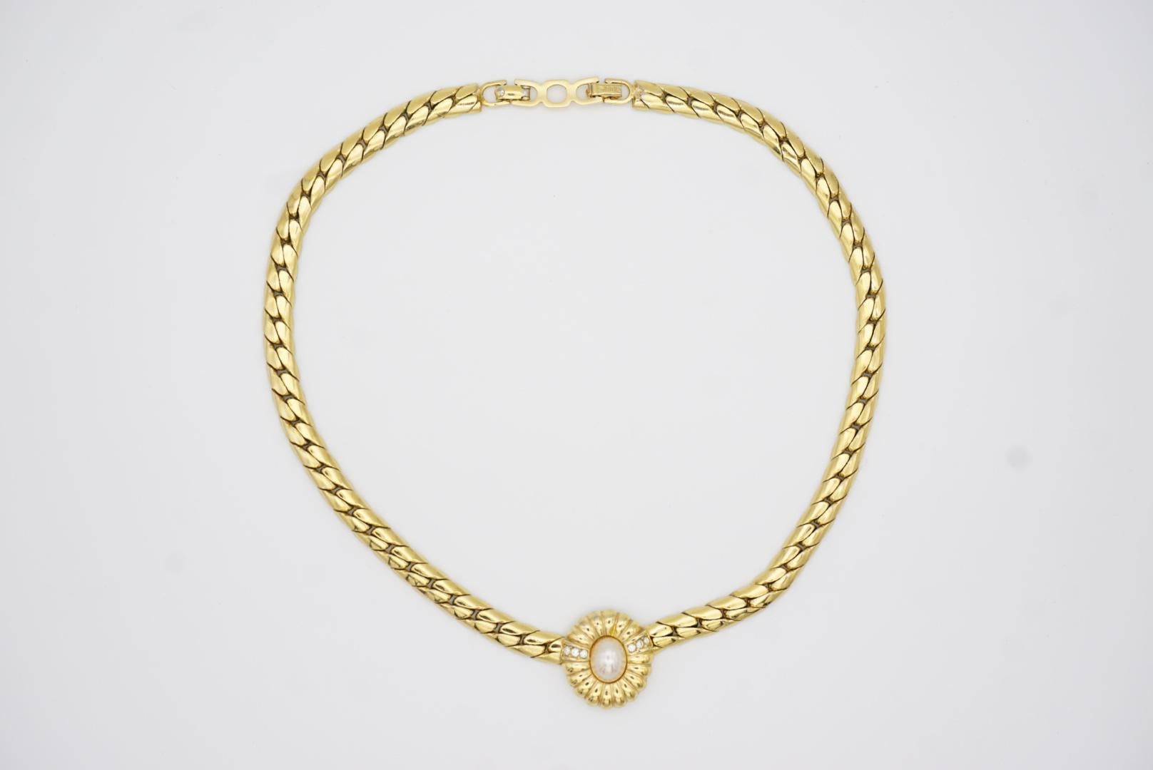 Christian Dior Vintage 1980s White Oval Flower Pearl Crystals Sunburst Necklace For Sale 6