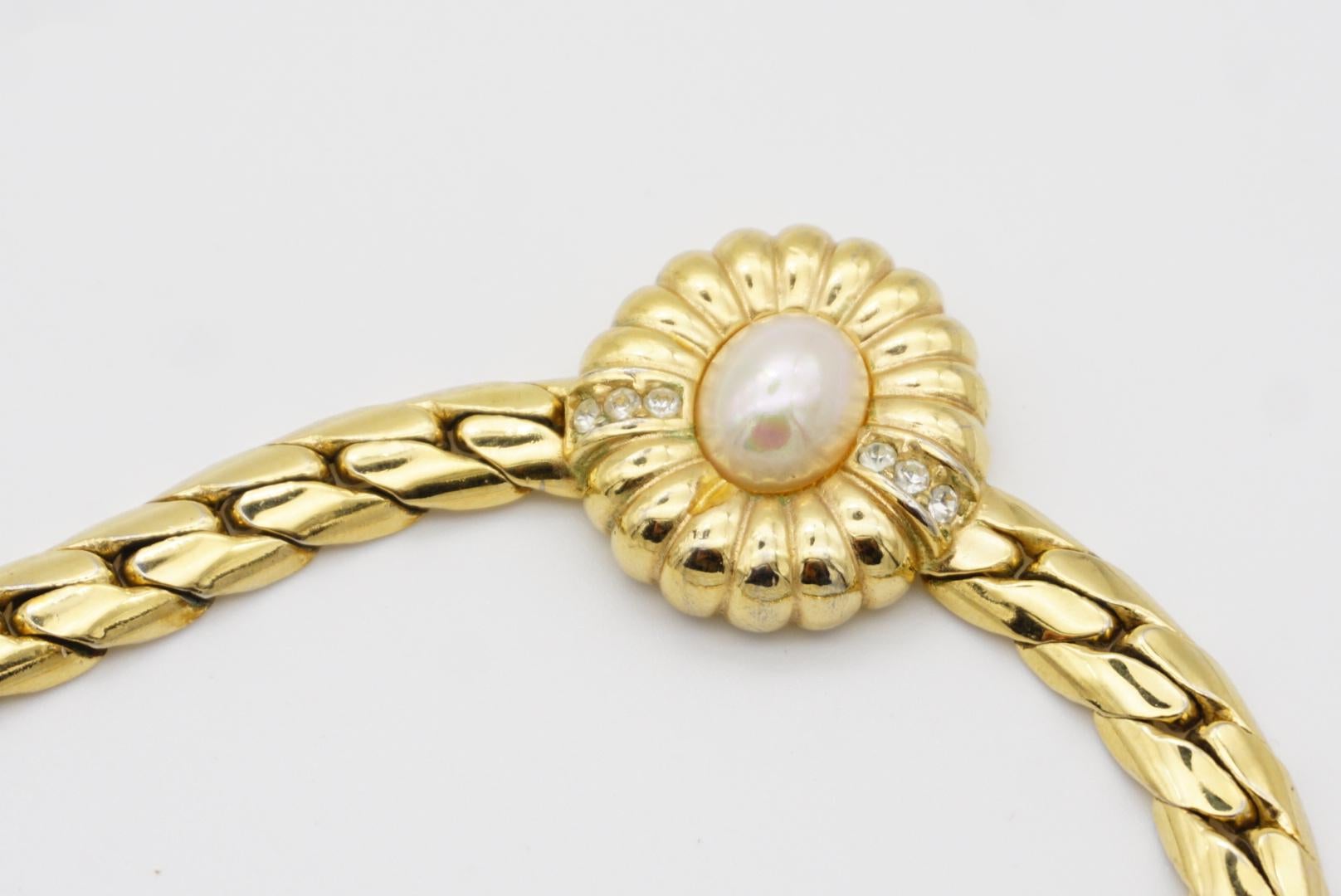 Christian Dior Vintage 1980s White Oval Flower Pearl Crystals Sunburst Necklace For Sale 8