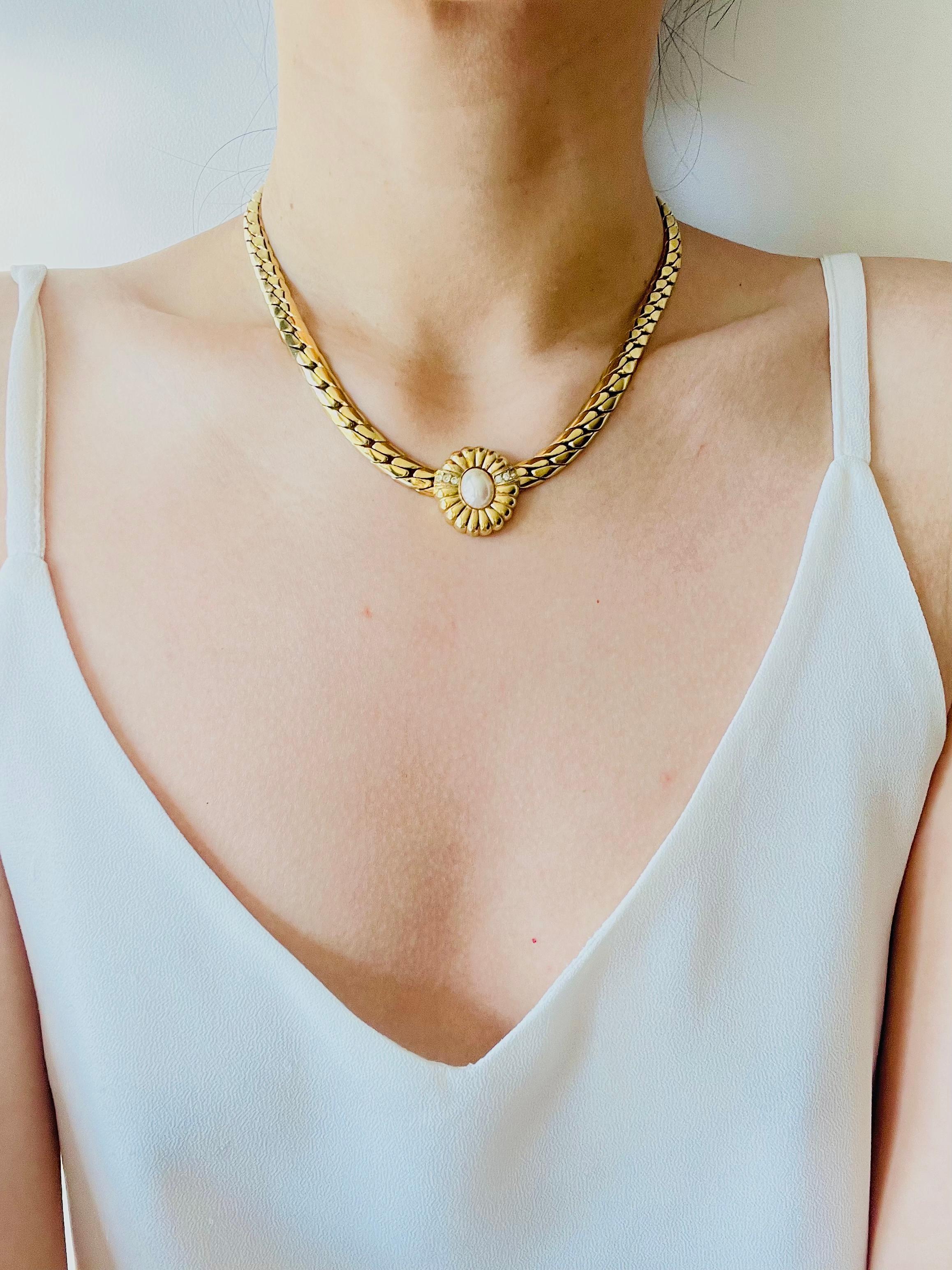 Christian Dior Vintage 1980s White Oval Flower Pearl Crystals Sunburst Necklace For Sale 3