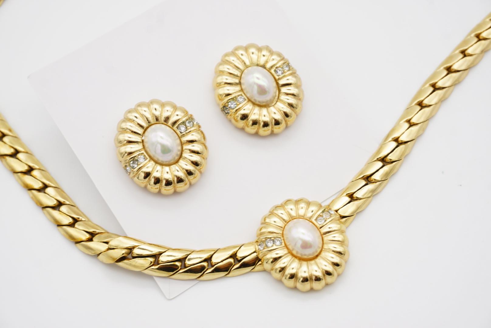 Christian Dior Vintage 1980s White Oval Flower Pearls Crystals Shell 2 Set Gold For Sale 7