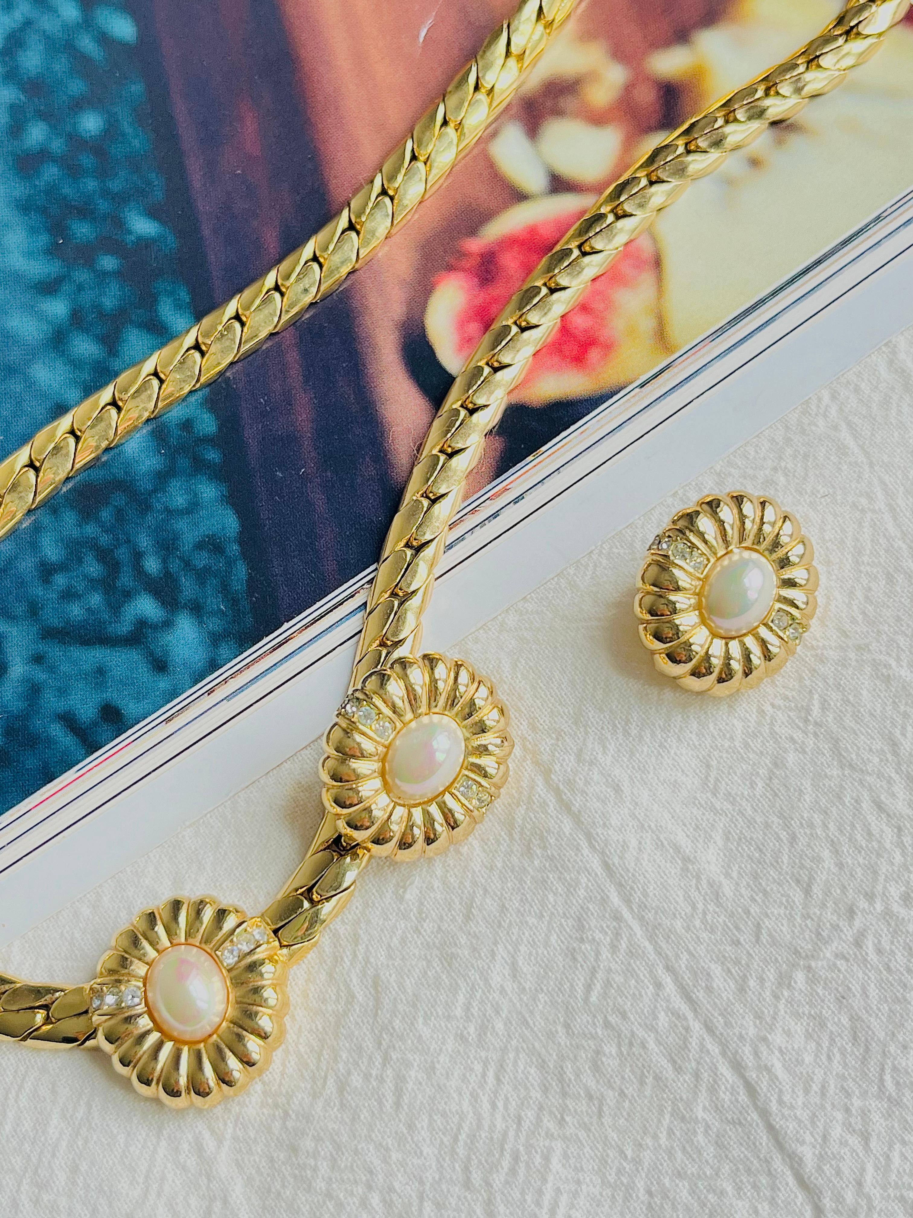 Women's or Men's Christian Dior Vintage 1980s White Oval Flower Pearls Crystals Shell 2 Set Gold For Sale