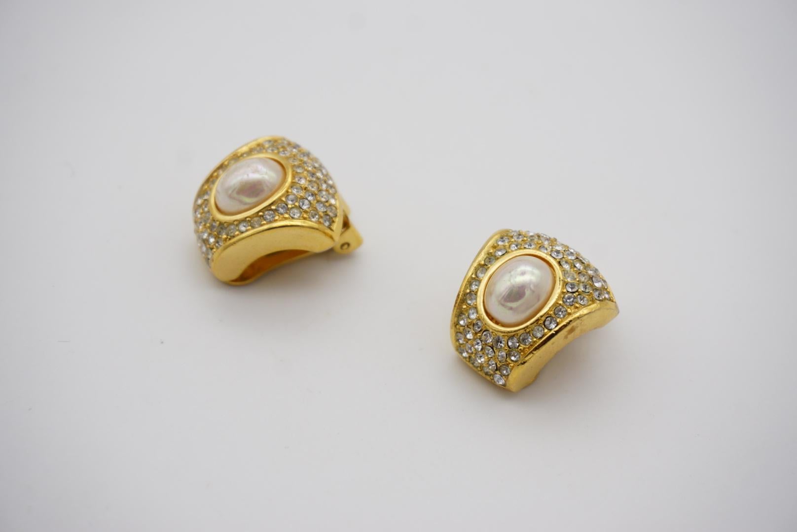 Christian Dior Vintage 1980s White Oval Pearl Crystals Fan Gold Clip Earrings For Sale 5