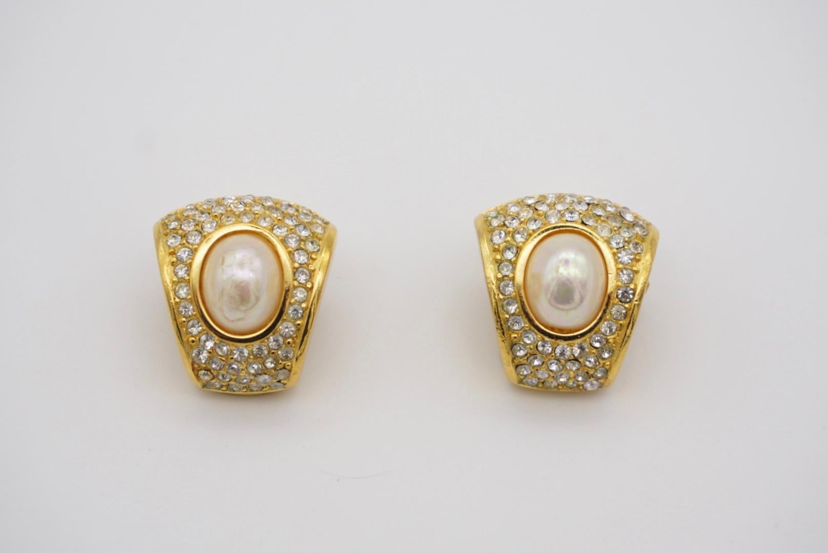 Christian Dior Vintage 1980s White Oval Pearl Crystals Fan Gold Clip Earrings For Sale 2