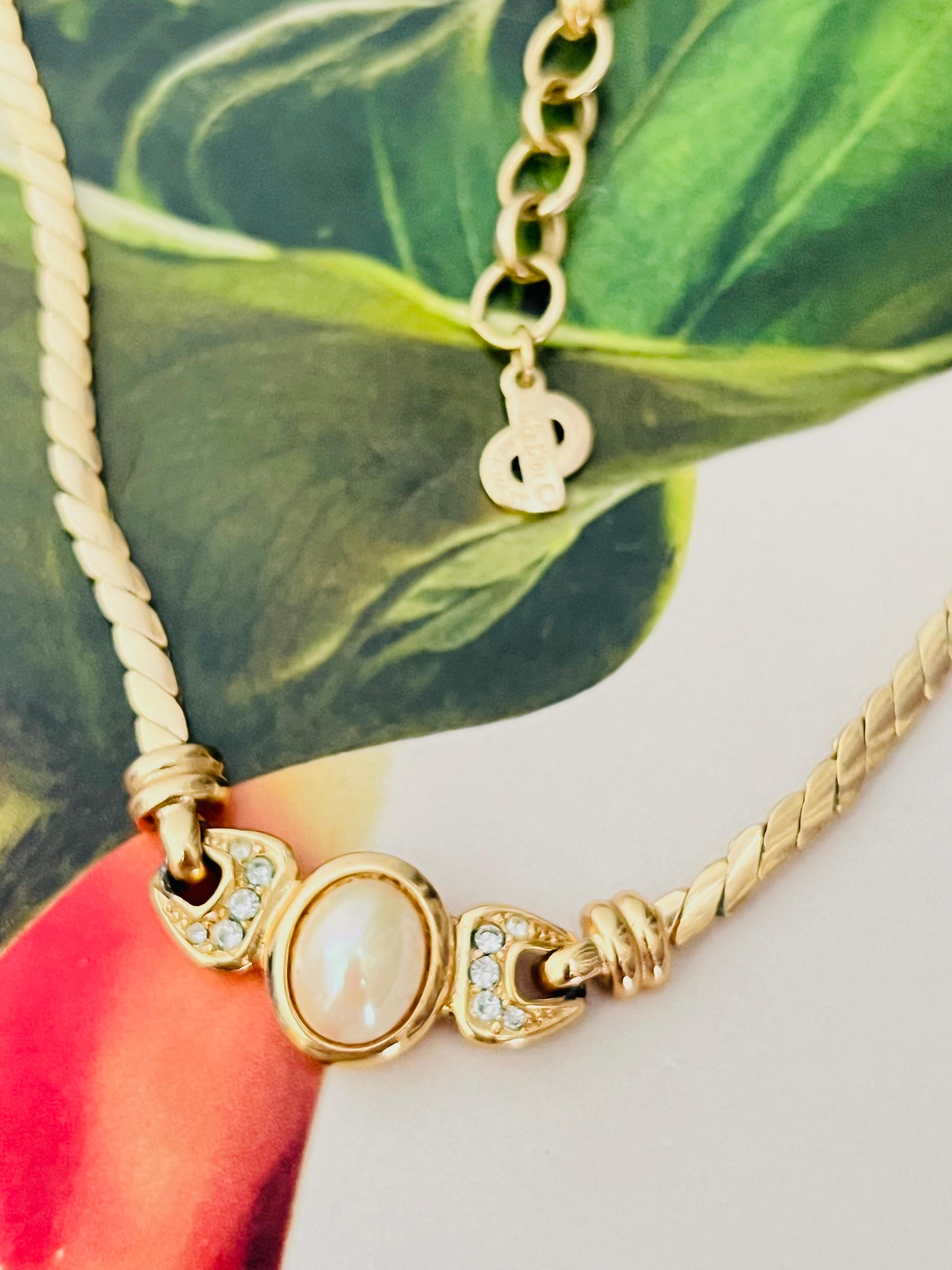Art Déco Christian Dior Vintage anni '80 Collana con ciondolo ovale di perle bianche e cristalli collegati in vendita