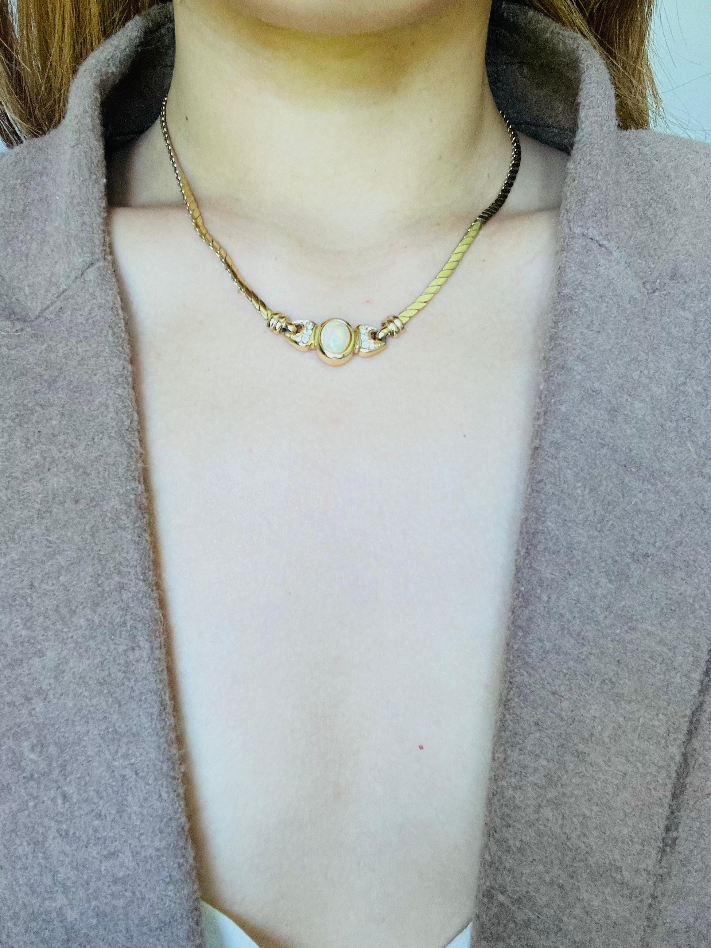 da uomo o donna Christian Dior Vintage anni '80 Collana con ciondolo ovale di perle bianche e cristalli collegati in vendita