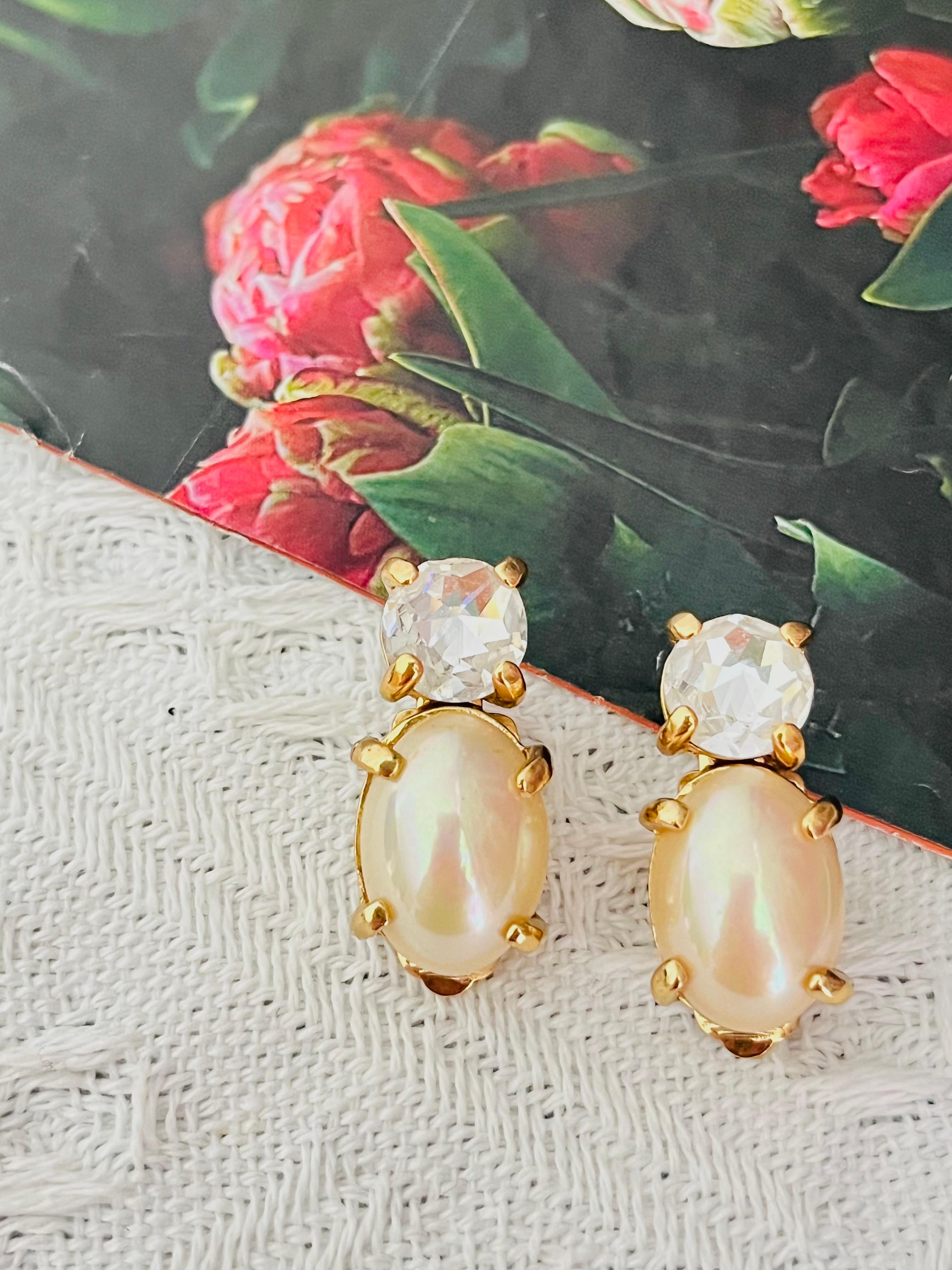 Christian Dior Vintage Años 80 Pendientes de clip de cristal con gota de perla ovalada blanca y círculo en Excelente estado para la venta en Wokingham, England
