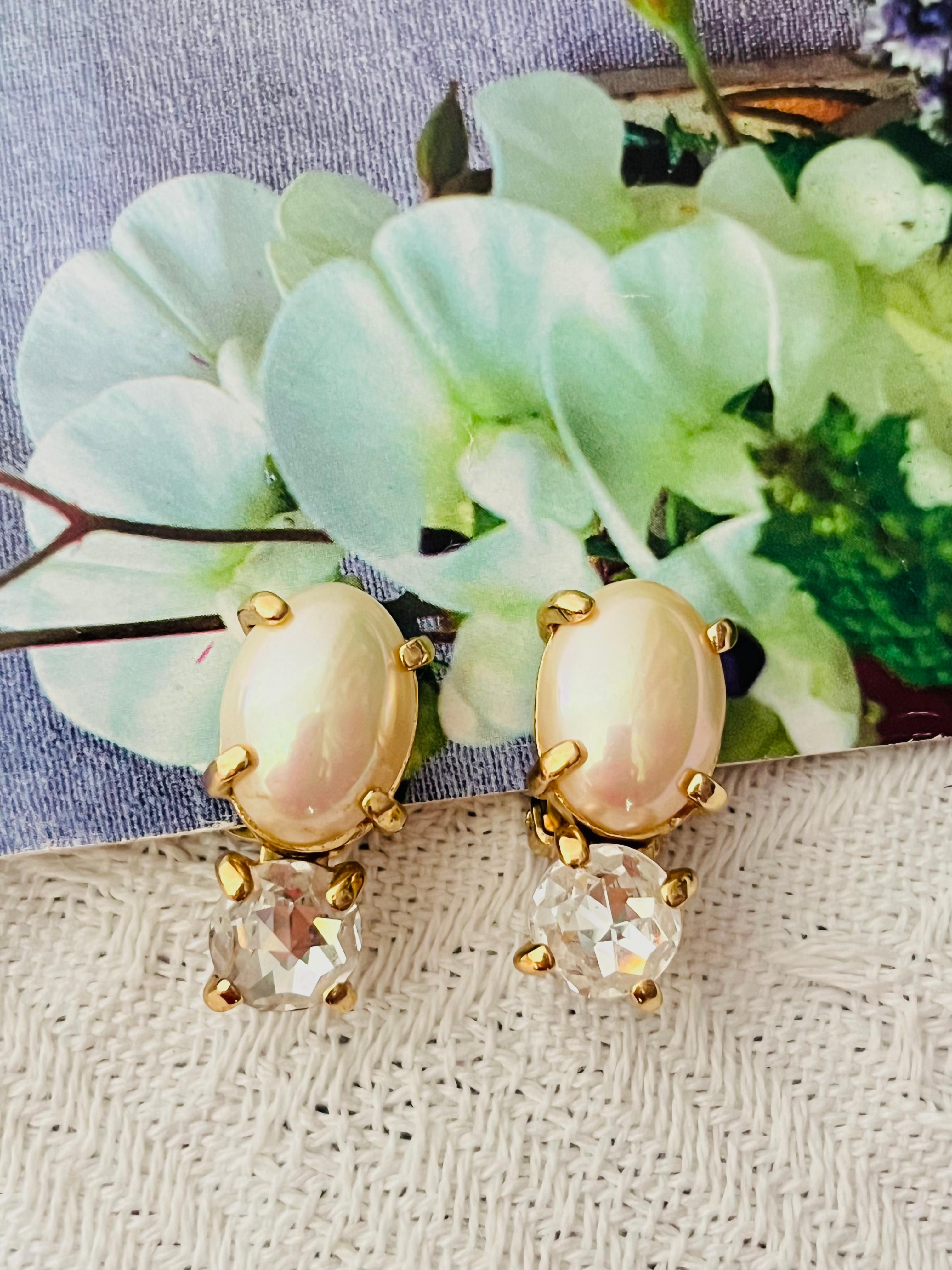 Christian Dior Vintage Años 80 Pendientes de clip de cristal con gota de perla ovalada blanca y círculo en venta 1