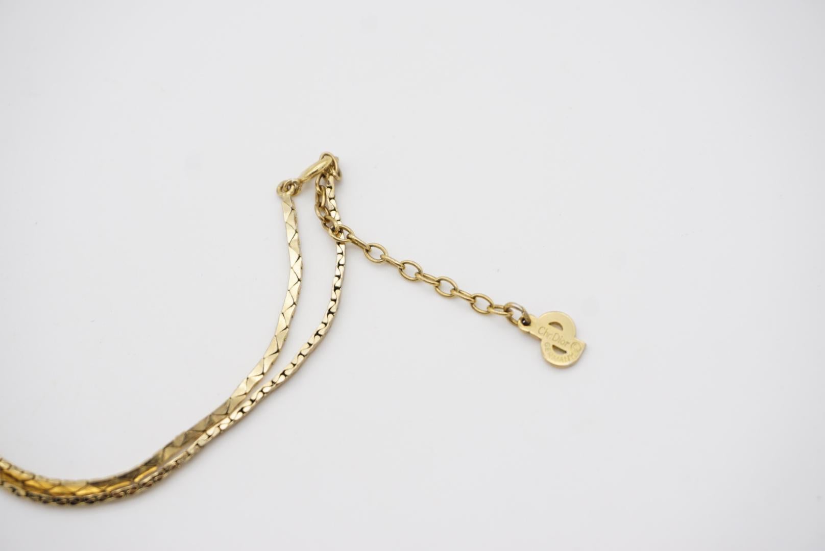 Christian Dior Vintage 1980s White Oval Pearl Shining Crystals Pendant Necklace For Sale 6