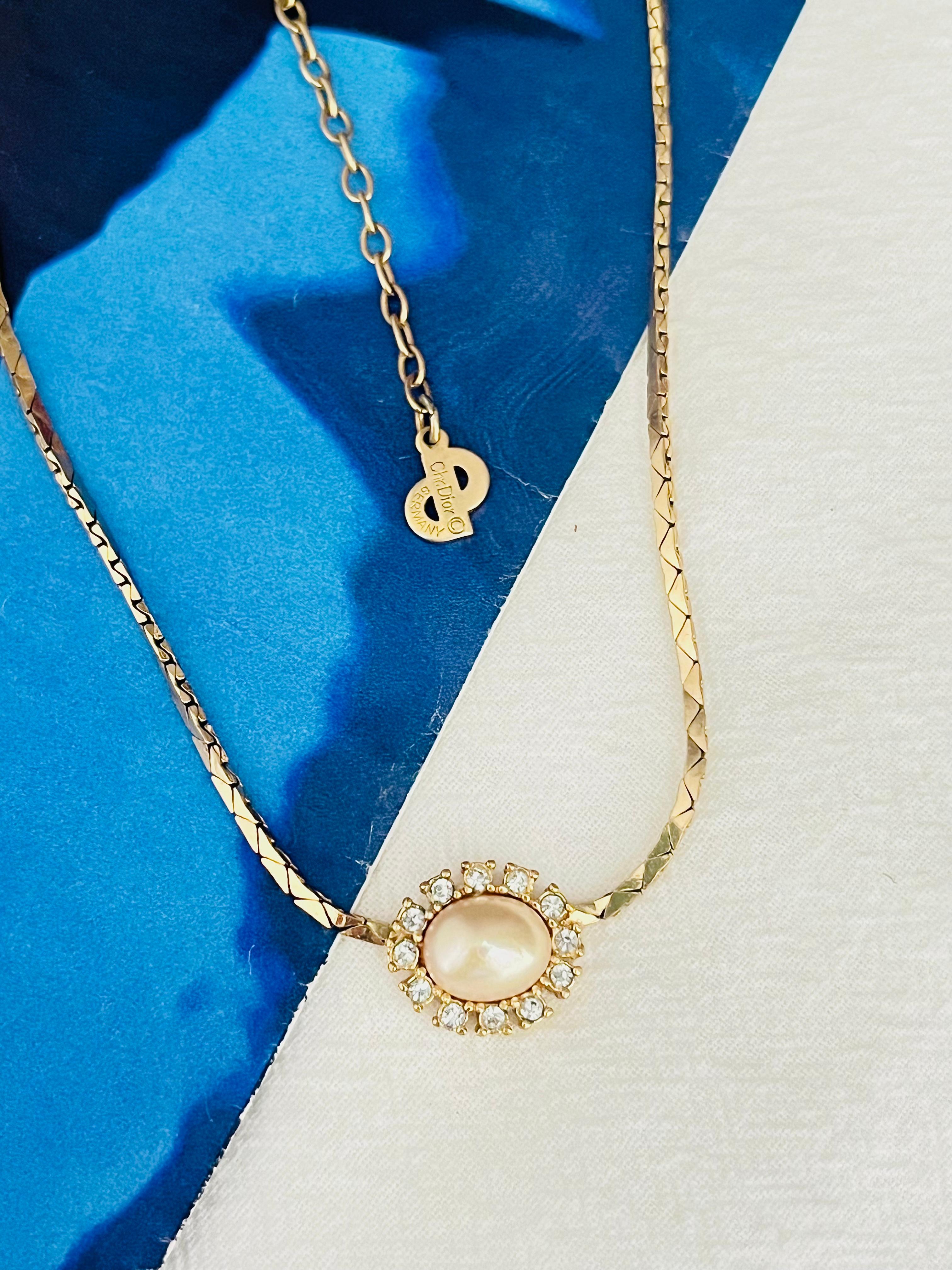 Art Deco Christian Dior Vintage 1980s White Oval Pearl Shining Crystals Pendant Necklace For Sale