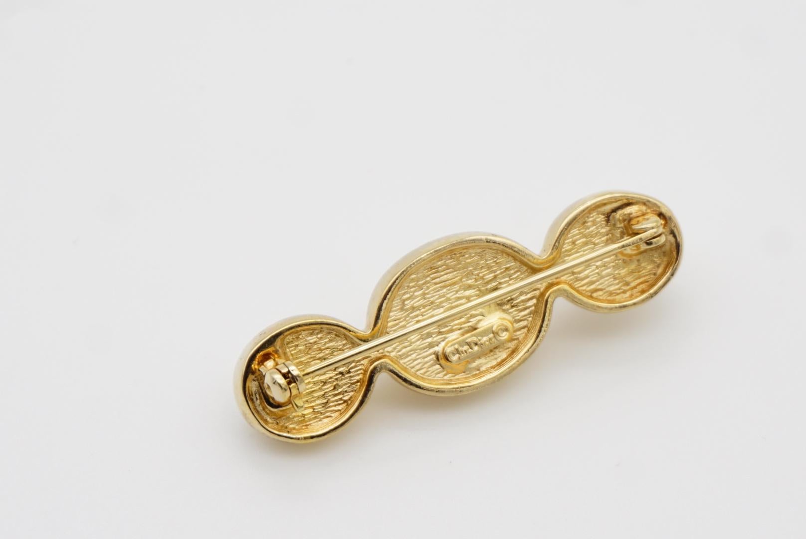 Christian Dior Vintage 1980s White Oval Trio Pearl Long Bar Elegant Gold Brooch 7