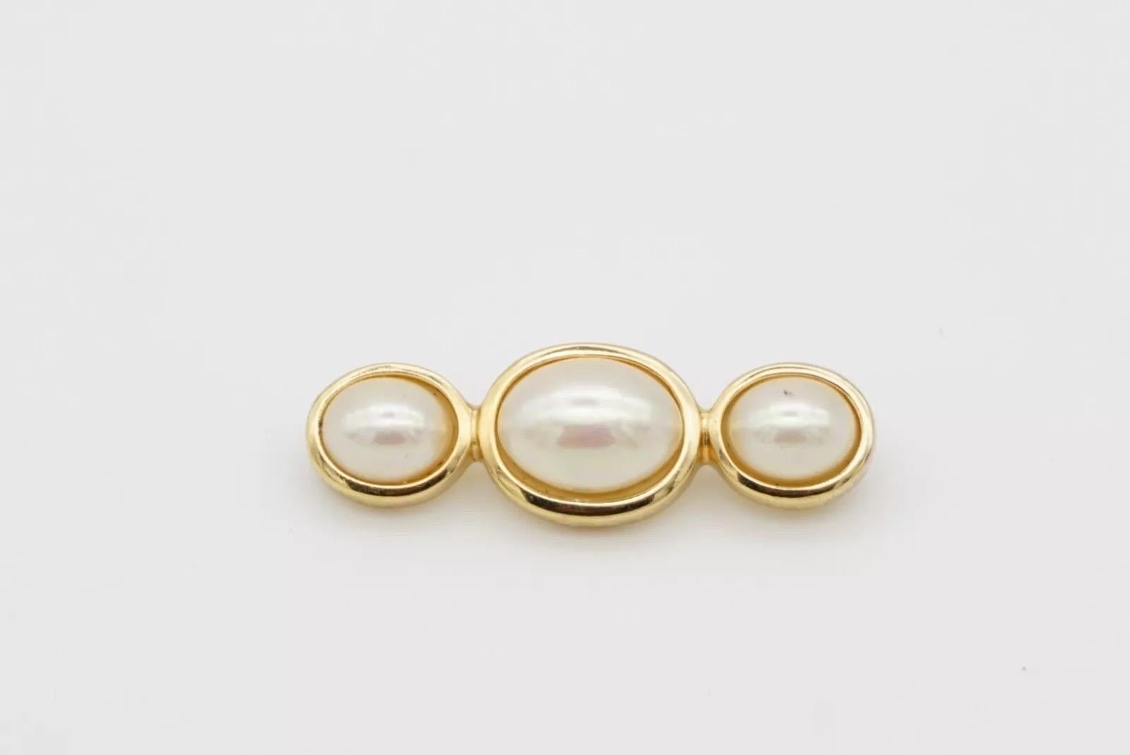 Christian Dior Vintage 1980s White Oval Trio Pearl Long Bar Elegant Gold Brooch 3