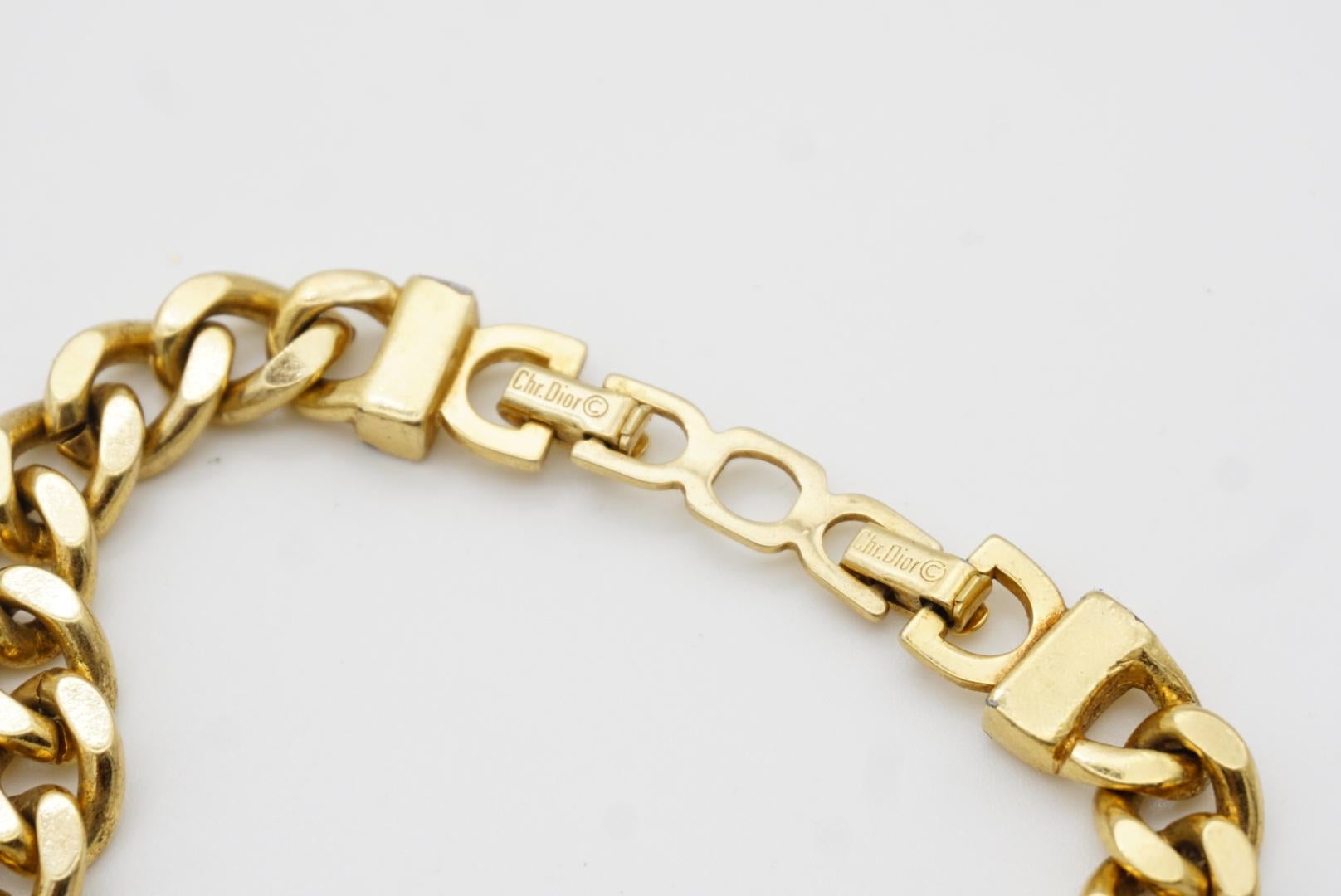 Christian Dior Vintage 1980s White Pearl Cabochon Pendant Curb Link Necklace For Sale 9