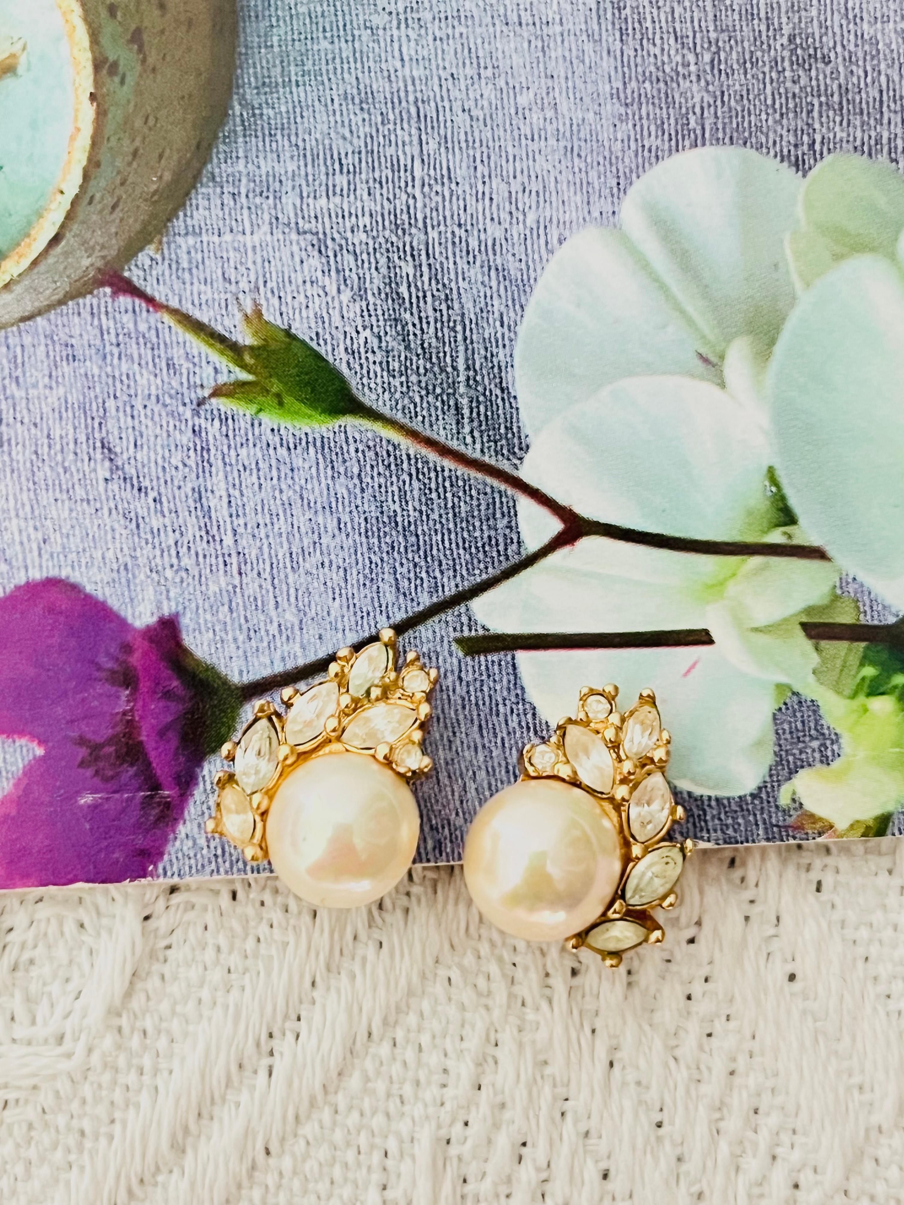 Christian Dior Vintage 1980er Jahre Weiß Perle Cluster Kristalle Flügel Blumenohrringe (Art déco) im Angebot