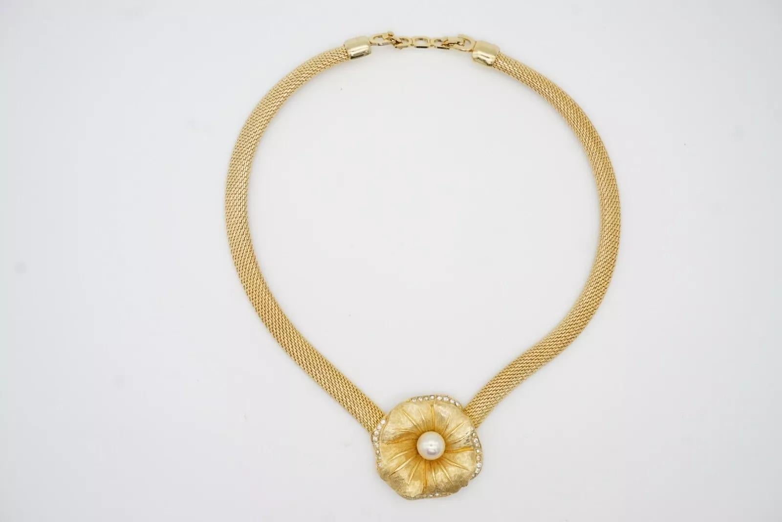 Christian Dior, collier Omega vintage en maille fleurie, perles blanches et cristaux, années 1980 en vente 14