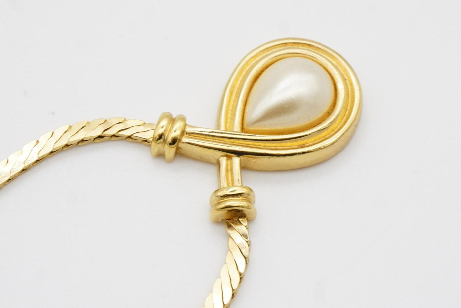 Christian Dior Vintage 1980s White Pearl Crystals Water Drop Pendant Necklace For Sale 7