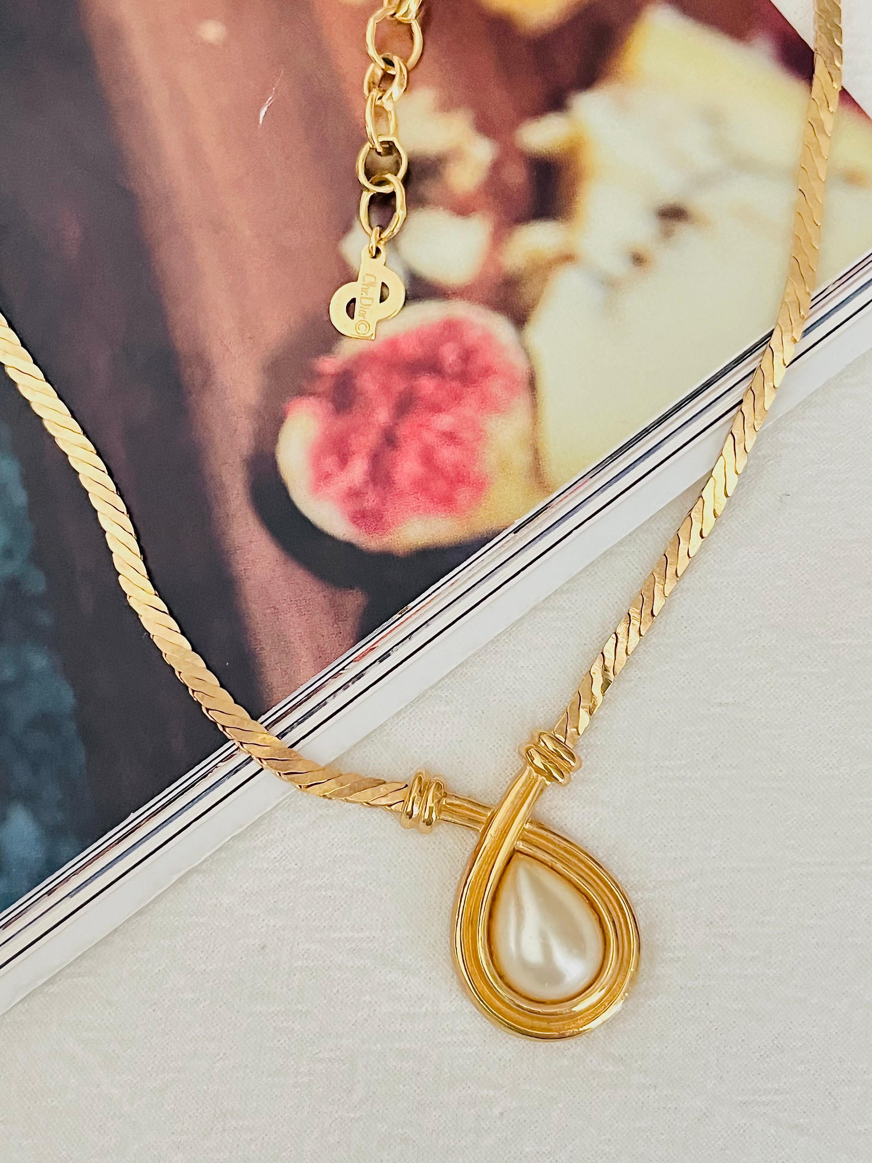 Art Deco Christian Dior Vintage 1980s White Pearl Crystals Water Drop Pendant Necklace For Sale