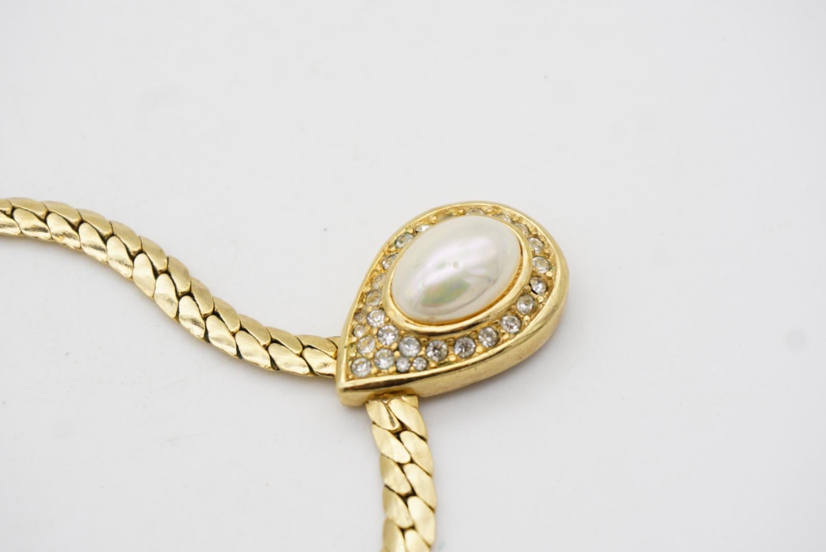 Christian Dior Vintage 1980s White Pearl Crystals Water Drop Pendant Necklace For Sale 3