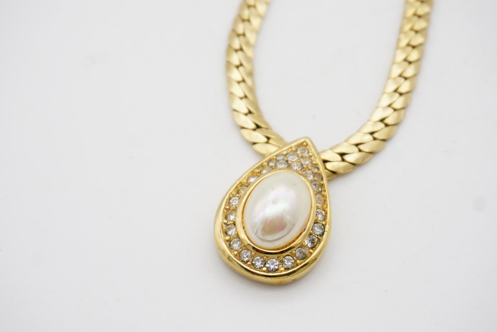Christian Dior Vintage 1980s White Pearl Crystals Water Drop Pendant Necklace For Sale 3