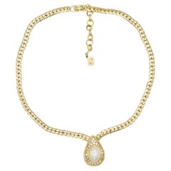 Christian Dior, collier pendentif vintage des années 1980, perles blanches et cristaux en forme de goutte d'eau