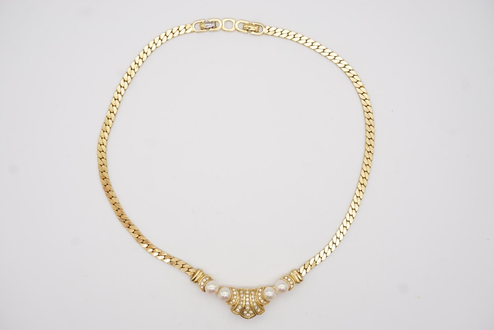 Christian Dior, collier pendentif vintage en perles blanches et cristaux en forme d'éventail de lune, années 1980 en vente 5