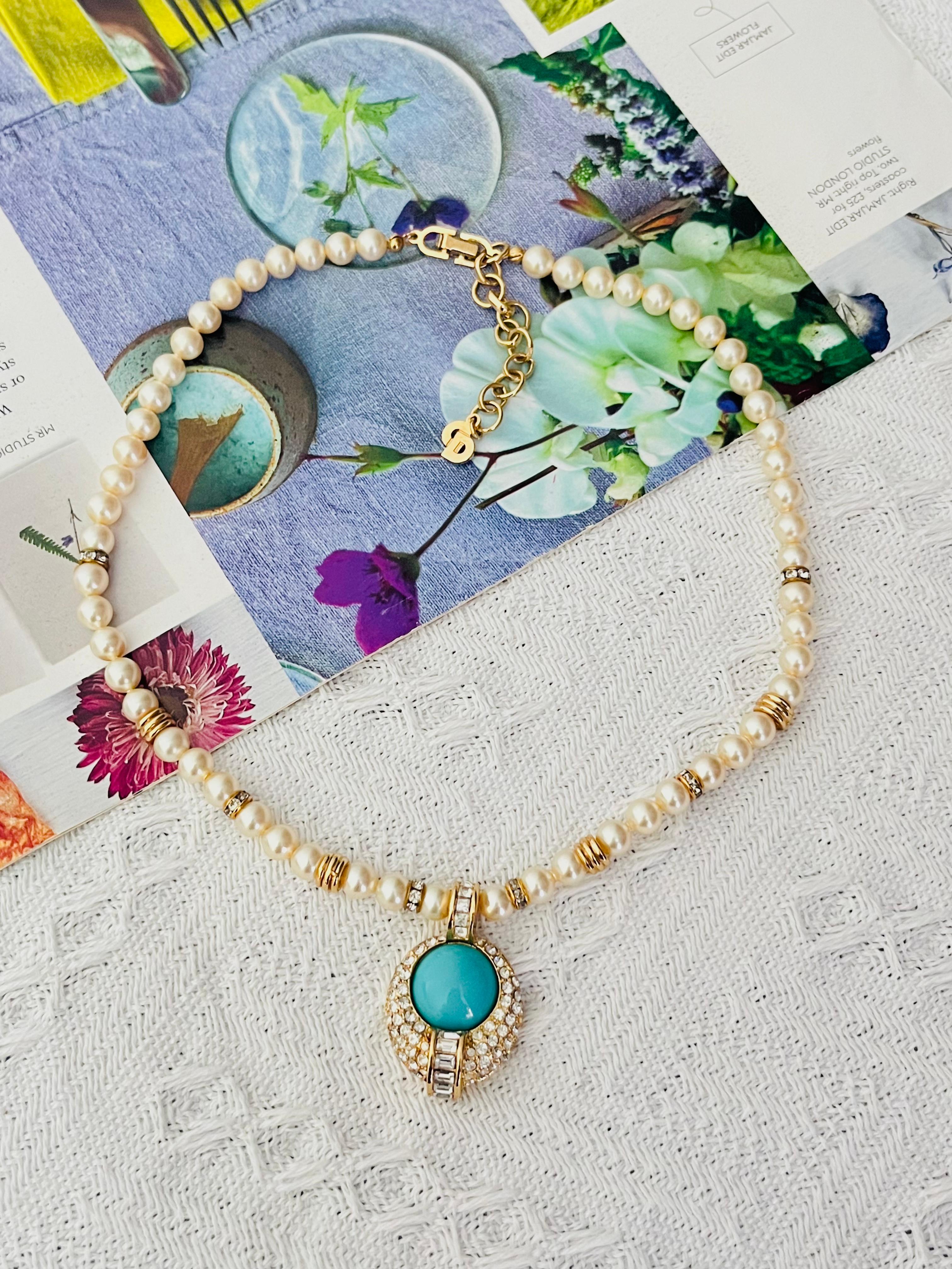 Christian Dior Vintage 1980s White Pearls Turquoise Cabochon Crystals Necklace In Excellent Condition For Sale In Wokingham, England