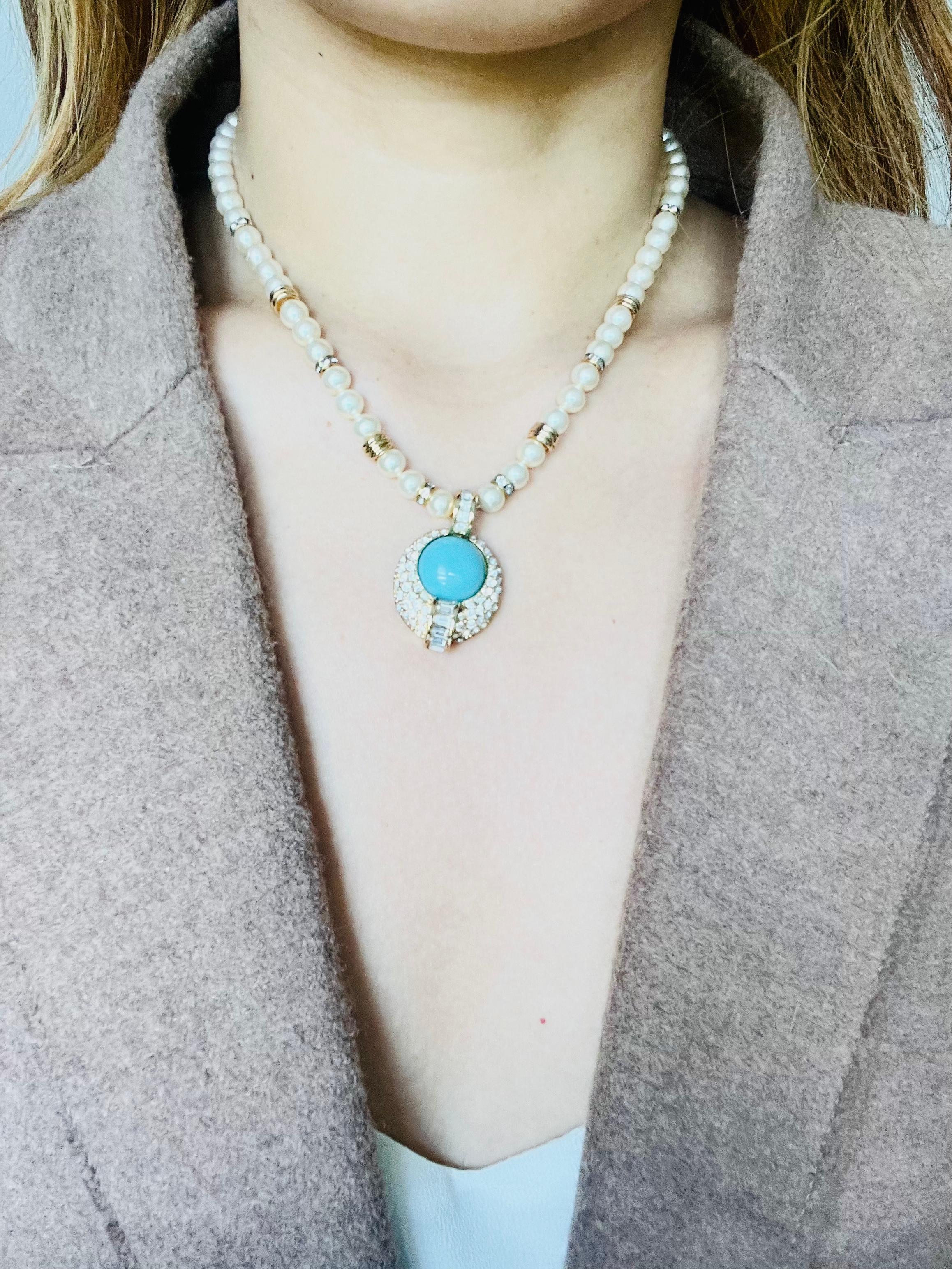 Christian Dior Vintage 1980s White Pearls Turquoise Cabochon Crystals Necklace For Sale 2