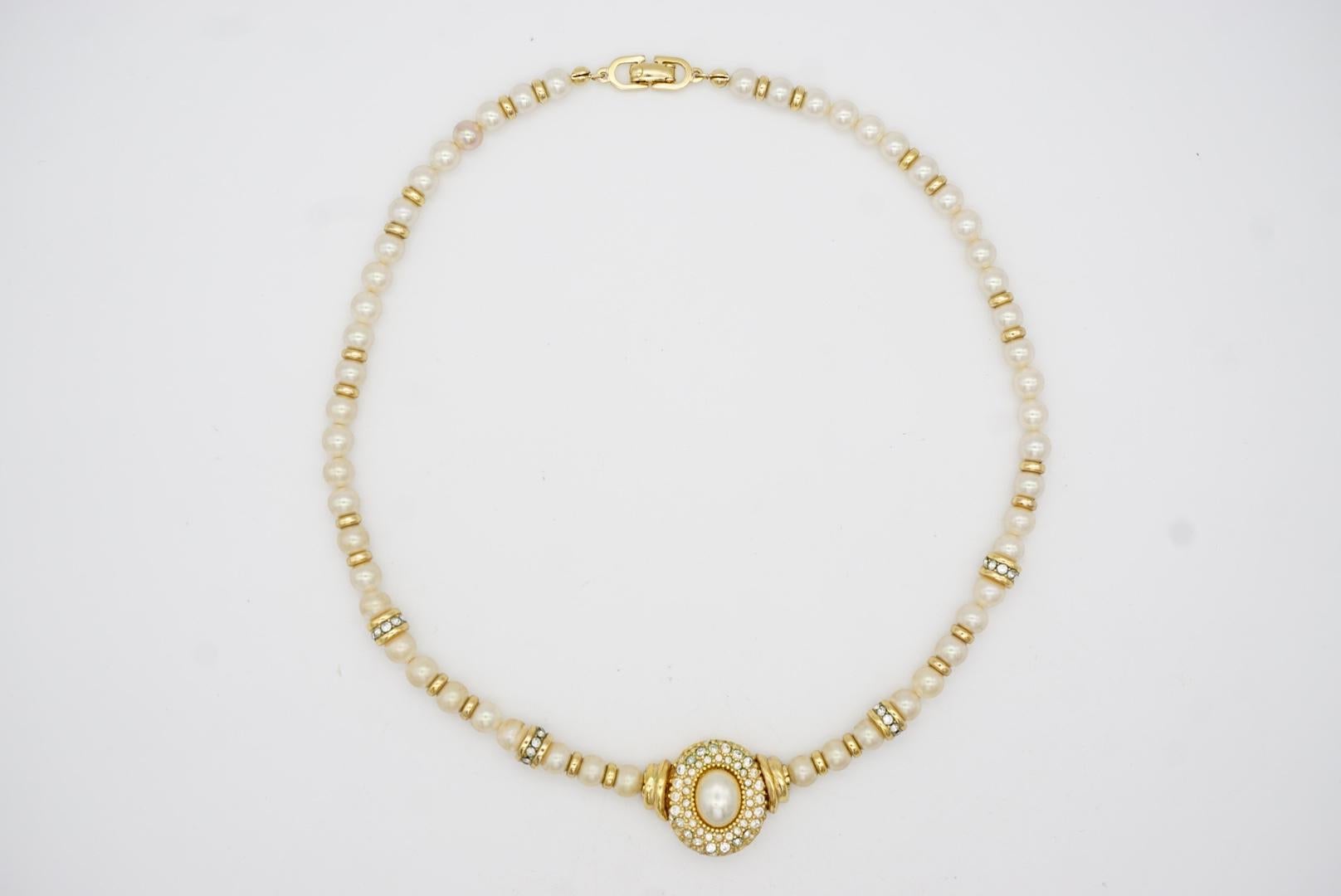 Christian Dior Vintage 1980s White Round Oval Pearl Crystals Pendant Necklace For Sale 6