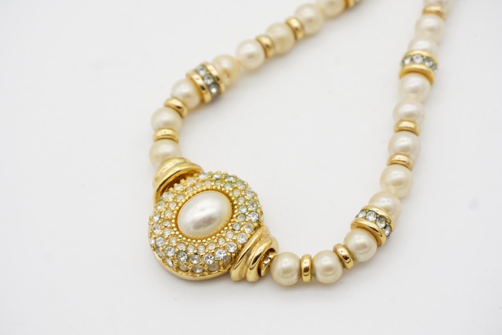 Christian Dior Vintage 1980s White Round Oval Pearl Crystals Pendant Necklace For Sale 7