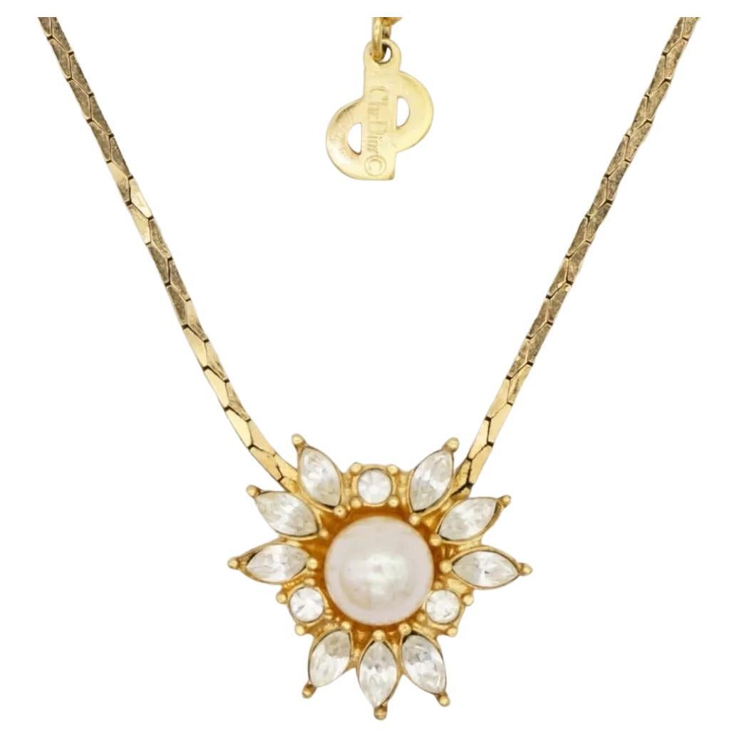 Christian Dior Vintage 1980s White Round Pearl Flower Sunburst Crystal Necklace For Sale