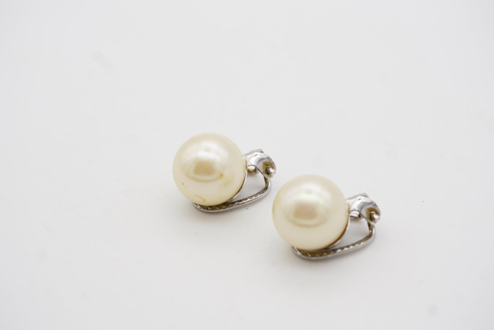 Christian Dior Vintage 1980s White Round Pearls Set Silver Necklace Earrings For Sale 3
