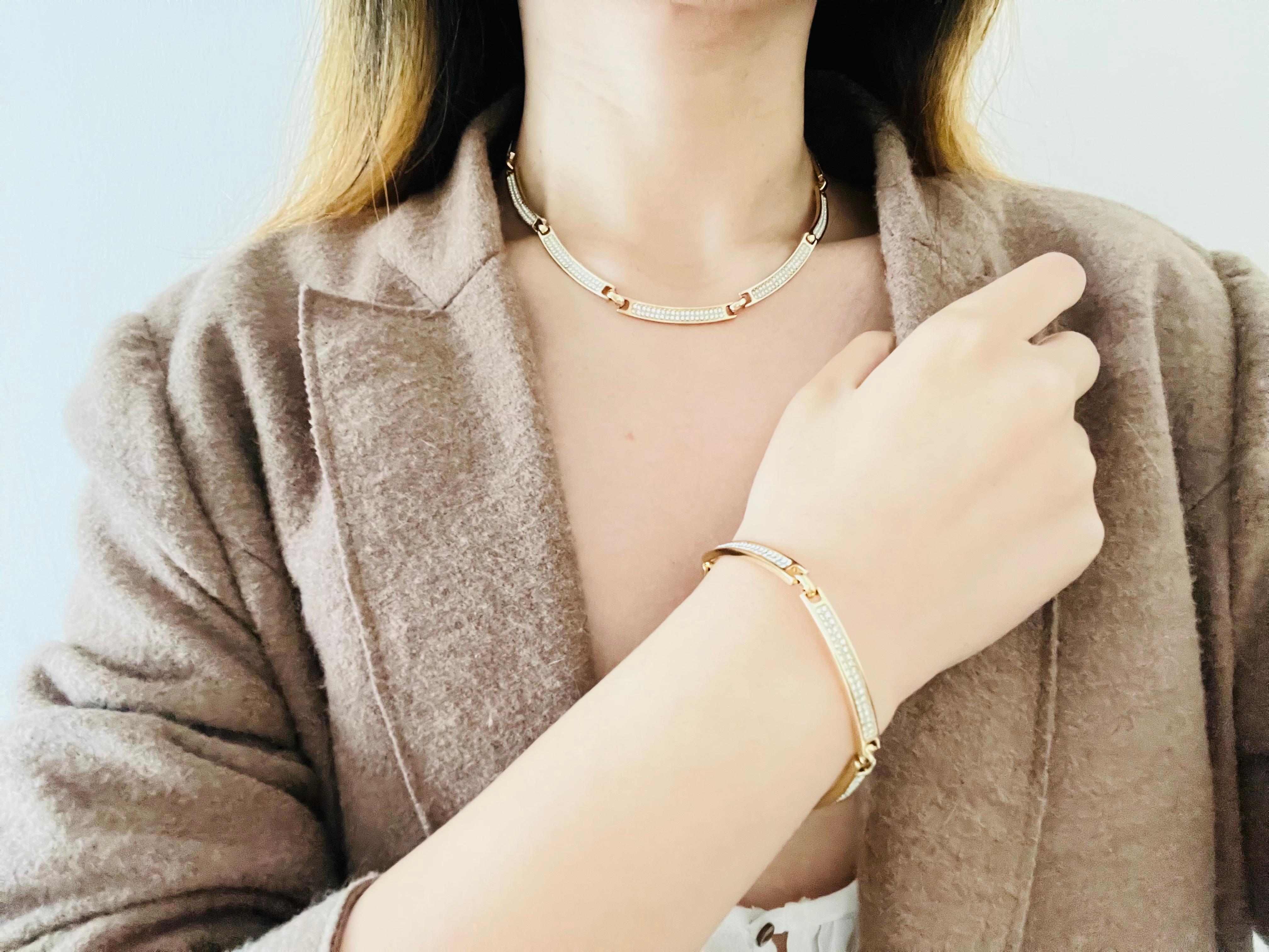 Christian Dior Vintage 1980s Whole Crystals Chain Interlocked Linked Gold 2 Set For Sale 4