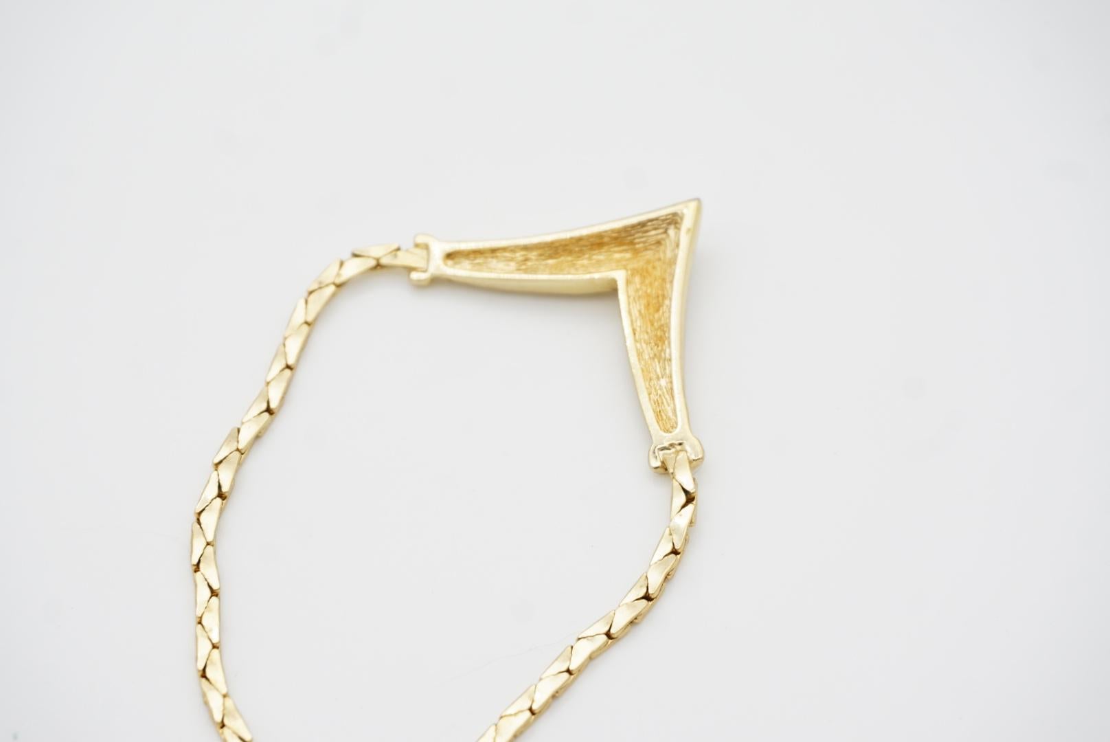 Christian Dior Vintage 1980s Whole Crystals Triangle Arrow Gold Pendant Necklace For Sale 8