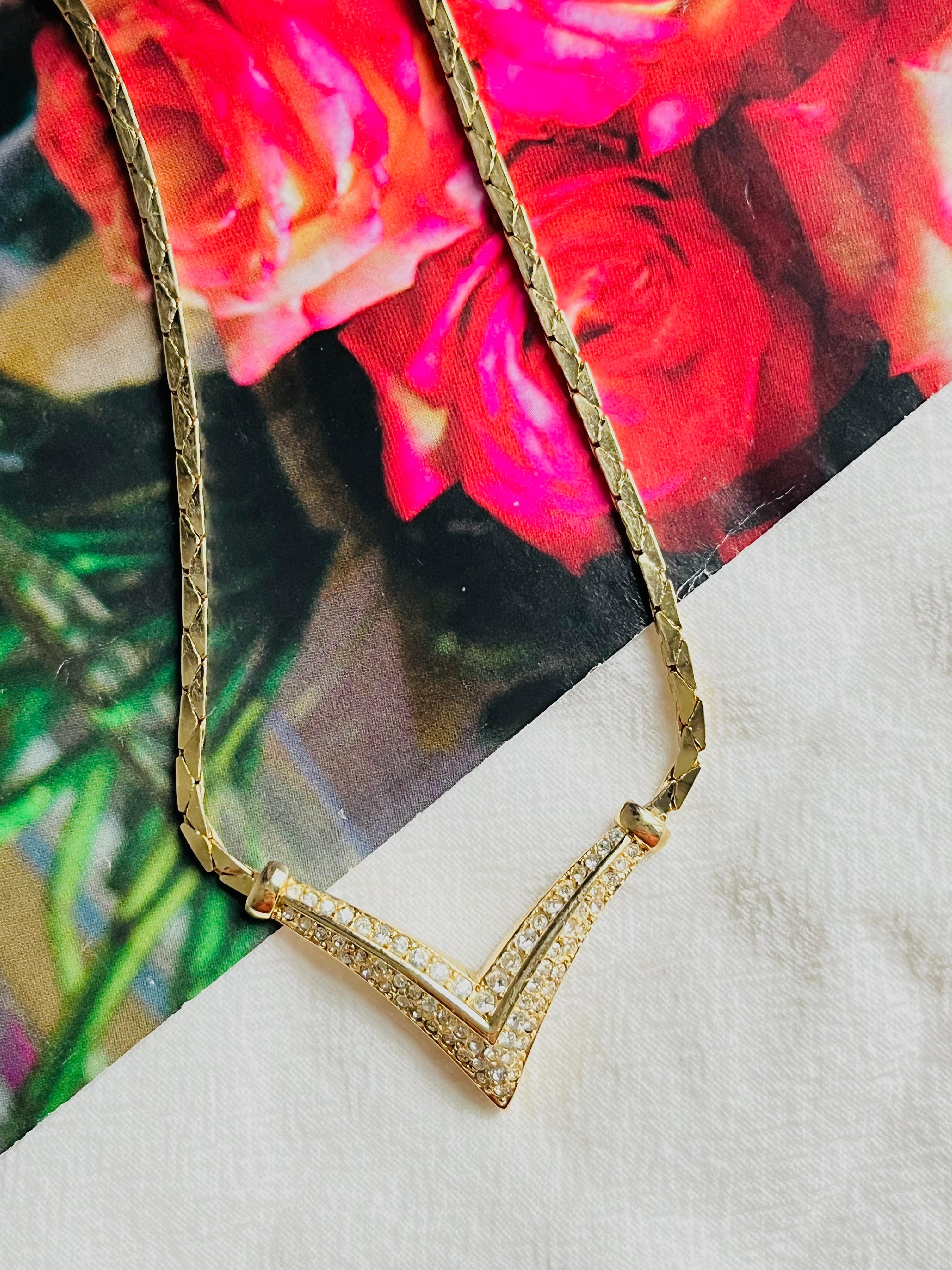 Art Deco Christian Dior Vintage 1980s Whole Crystals Triangle Arrow Gold Pendant Necklace For Sale