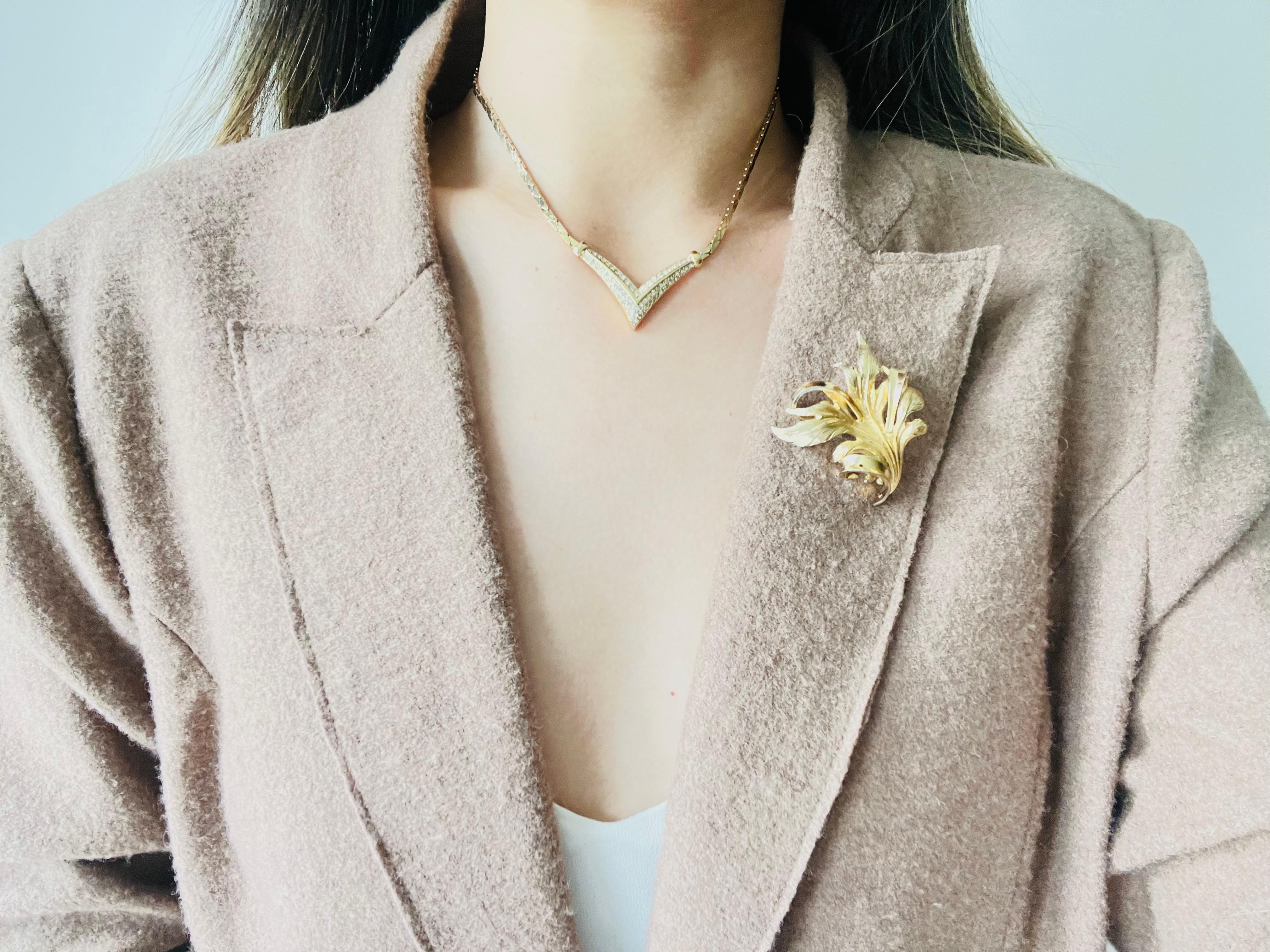 Christian Dior Vintage 1980s Whole Crystals Triangle Arrow Gold Pendant Necklace For Sale 1