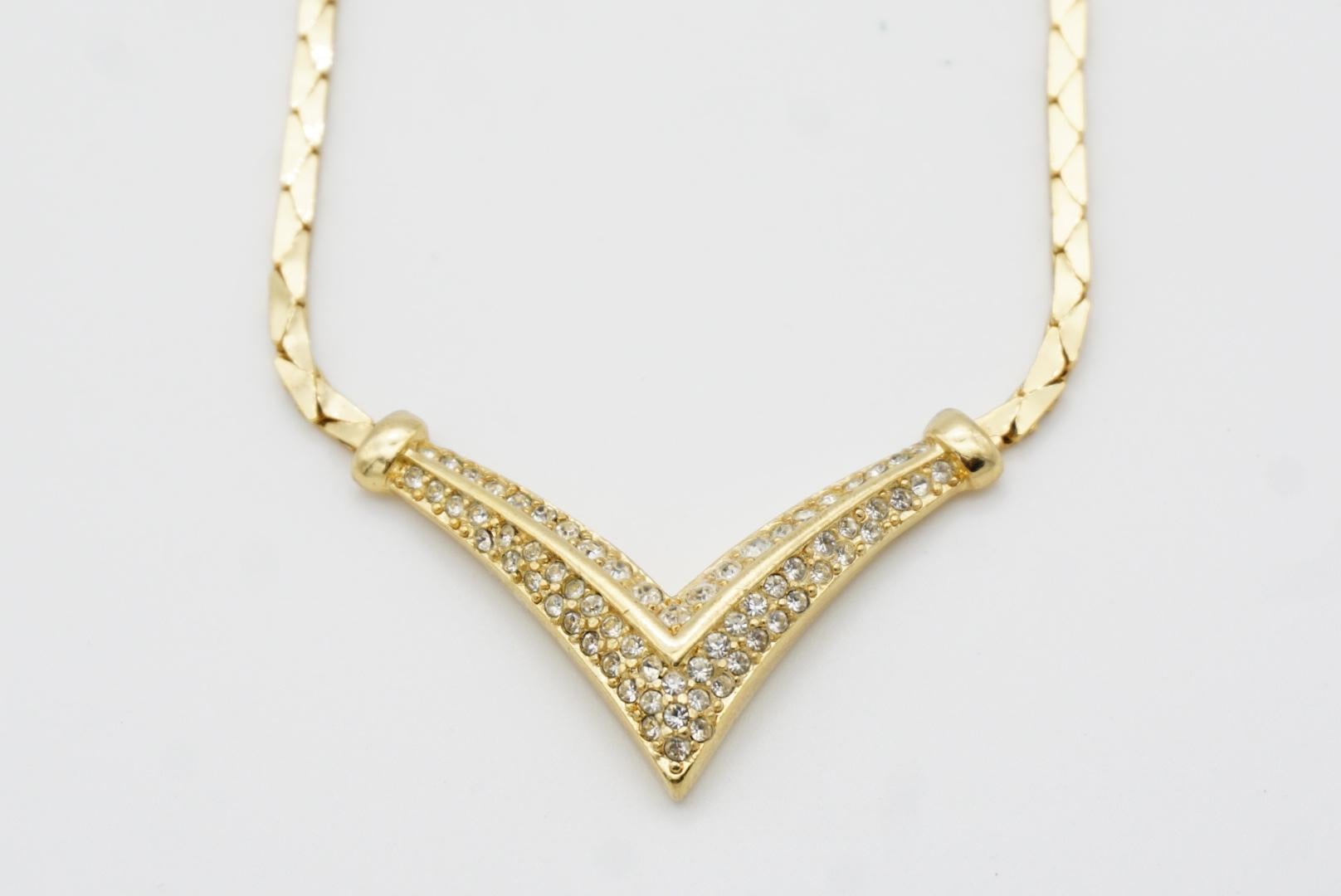 Christian Dior Vintage 1980s Whole Crystals Triangle Arrow Gold Pendant Necklace For Sale 4