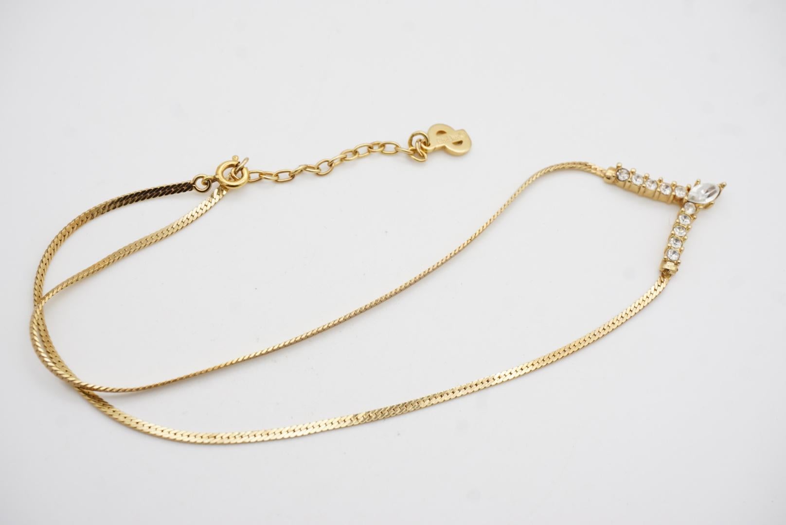 Christian Dior Vintage anni '80 Collana con ciondolo a triangolo a V con cristalli integrali in vendita 5