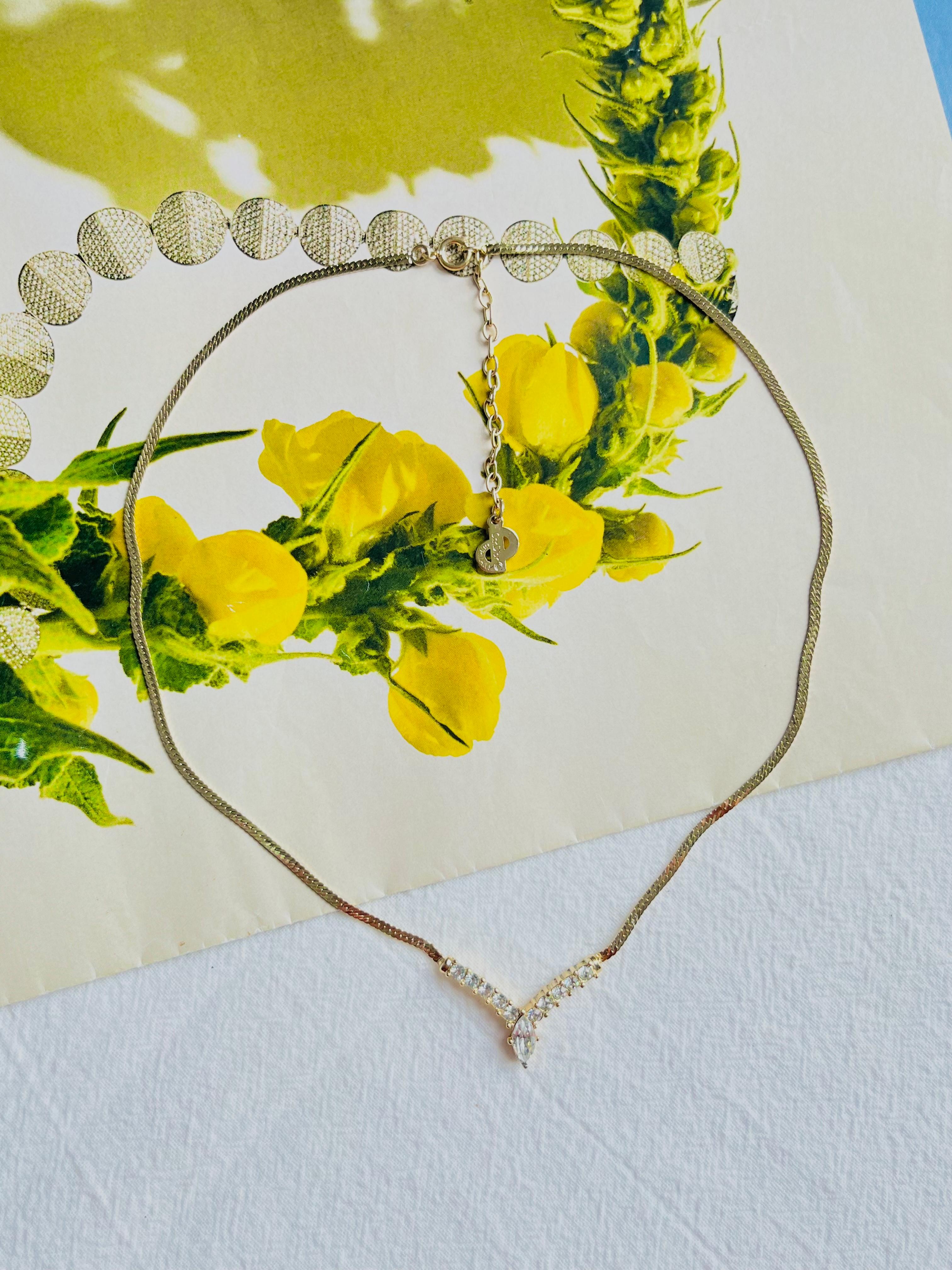 da uomo o donna Christian Dior Vintage anni '80 Collana con ciondolo a triangolo a V con cristalli integrali in vendita