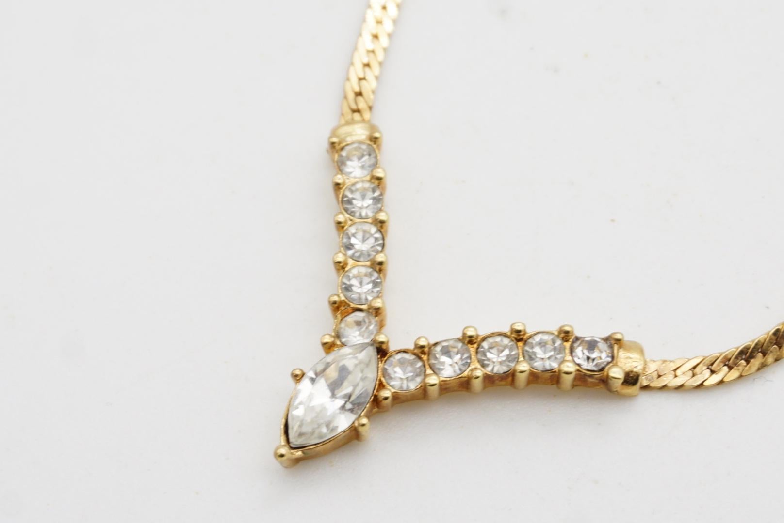 Christian Dior Vintage anni '80 Collana con ciondolo a triangolo a V con cristalli integrali in vendita 3