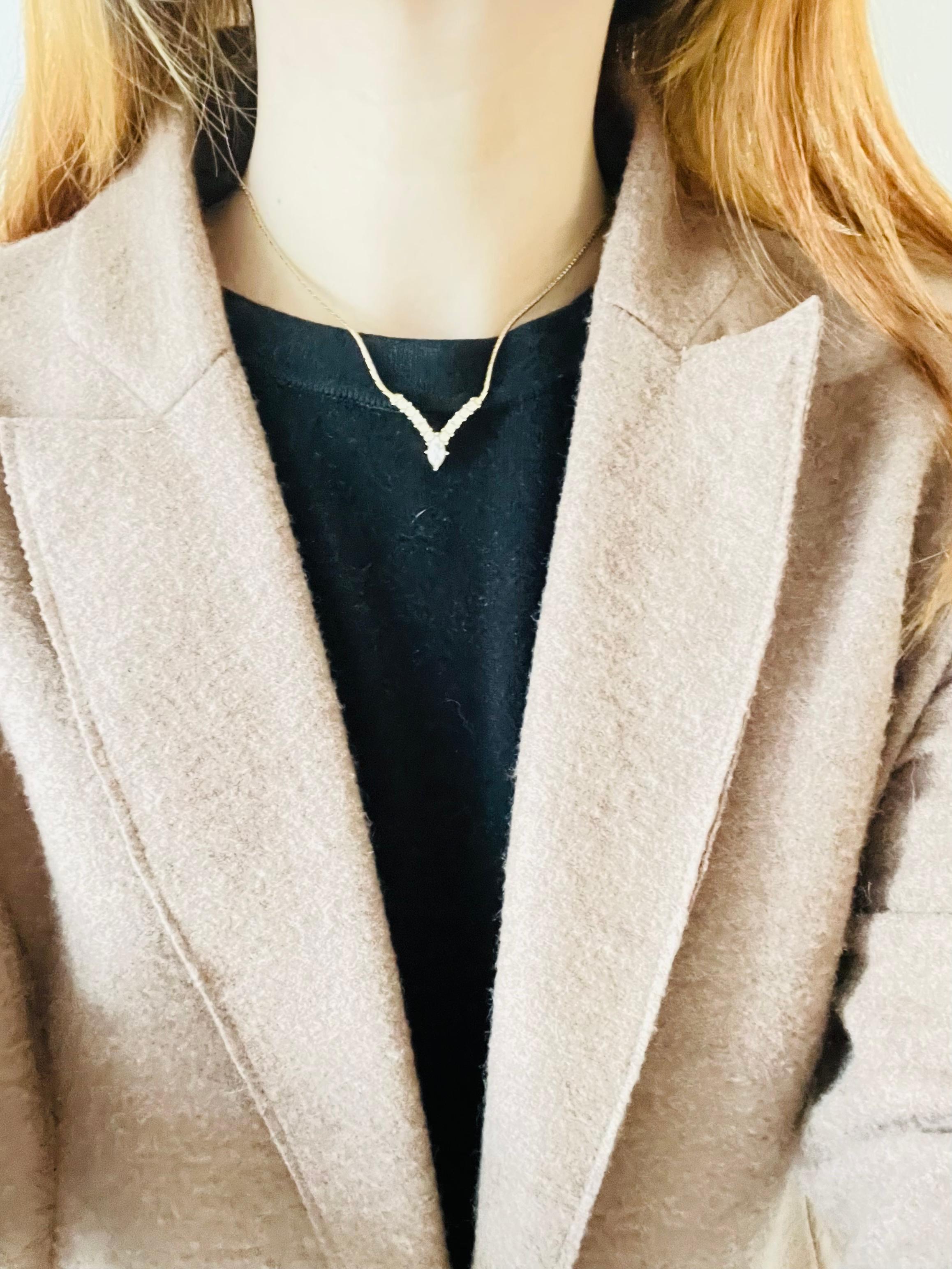 Christian Dior Vintage anni '80 Collana con ciondolo a triangolo a V con cristalli integrali in vendita 3