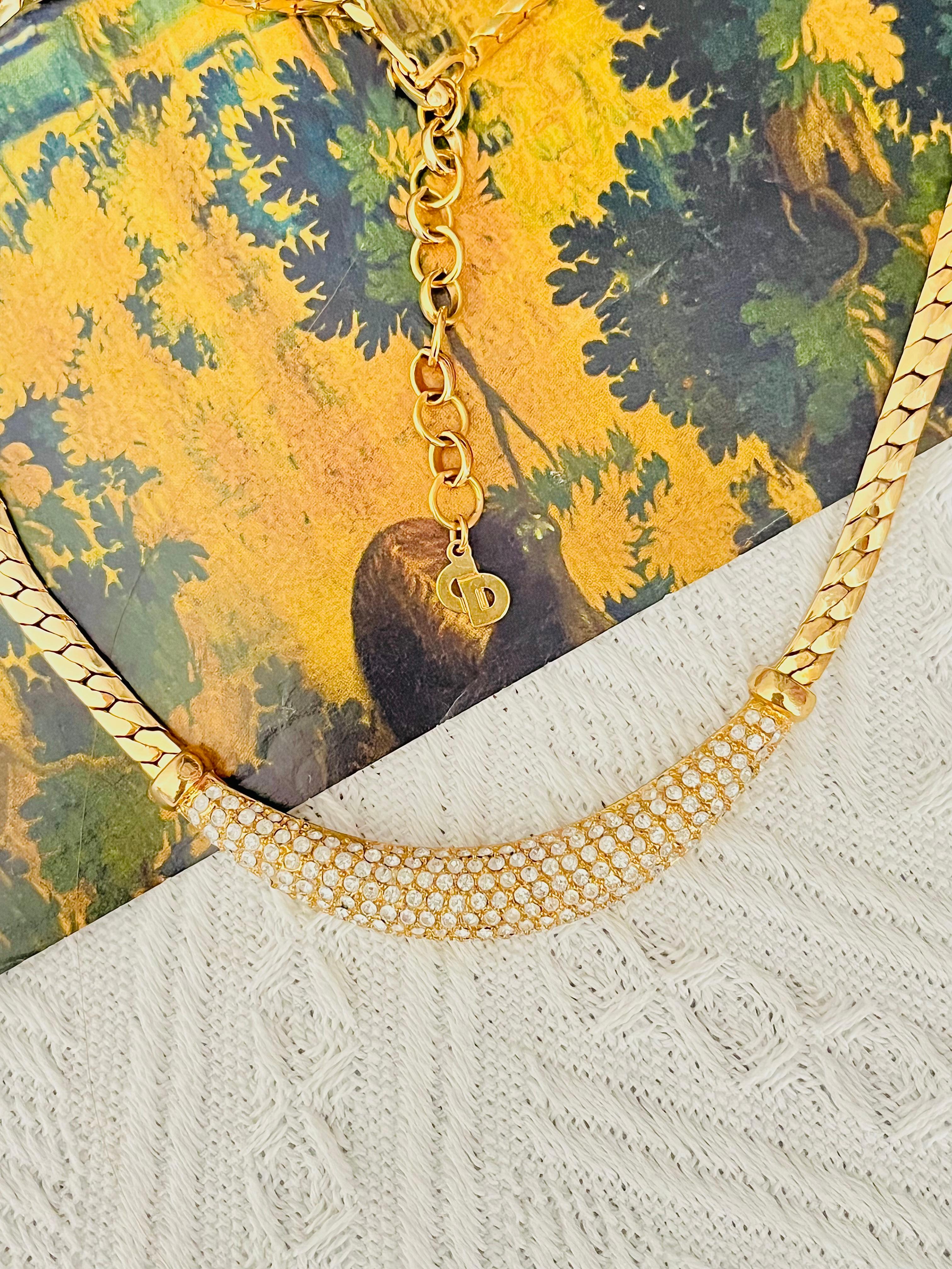 Christian Dior Vintage 1980er Jahre Whole funkelnde Kristalle Halbmond-Halskette mit Anhänger im Zustand „Hervorragend“ im Angebot in Wokingham, England