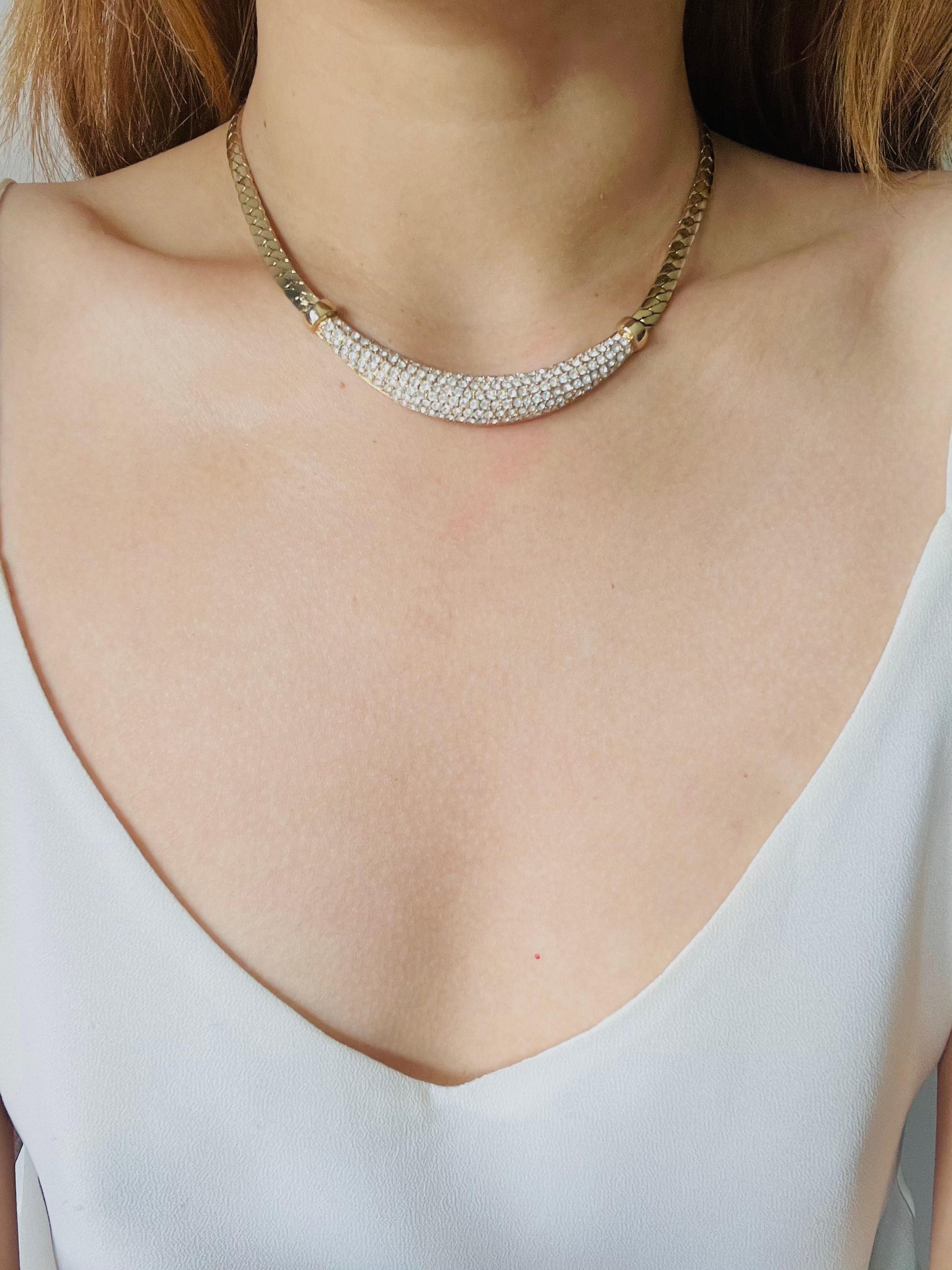 Christian Dior Vintage 1980er Jahre Whole funkelnde Kristalle Halbmond-Halskette mit Anhänger im Angebot 2