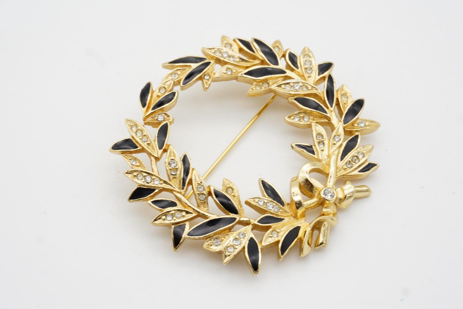 Christian Dior Vintage 1980s Wreath Crystal Black Enamel Flower Leaf Gold Brooch For Sale 3
